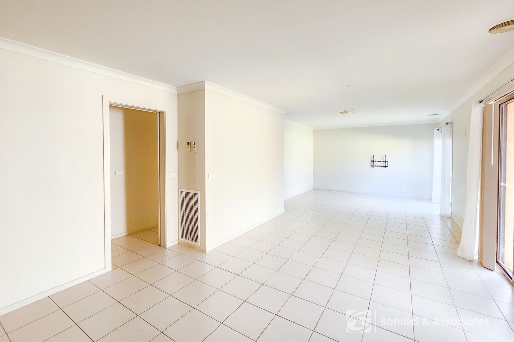 11 Fitzroy Street, West Wodonga VIC 3690, West Wodonga - Thumbnail 4