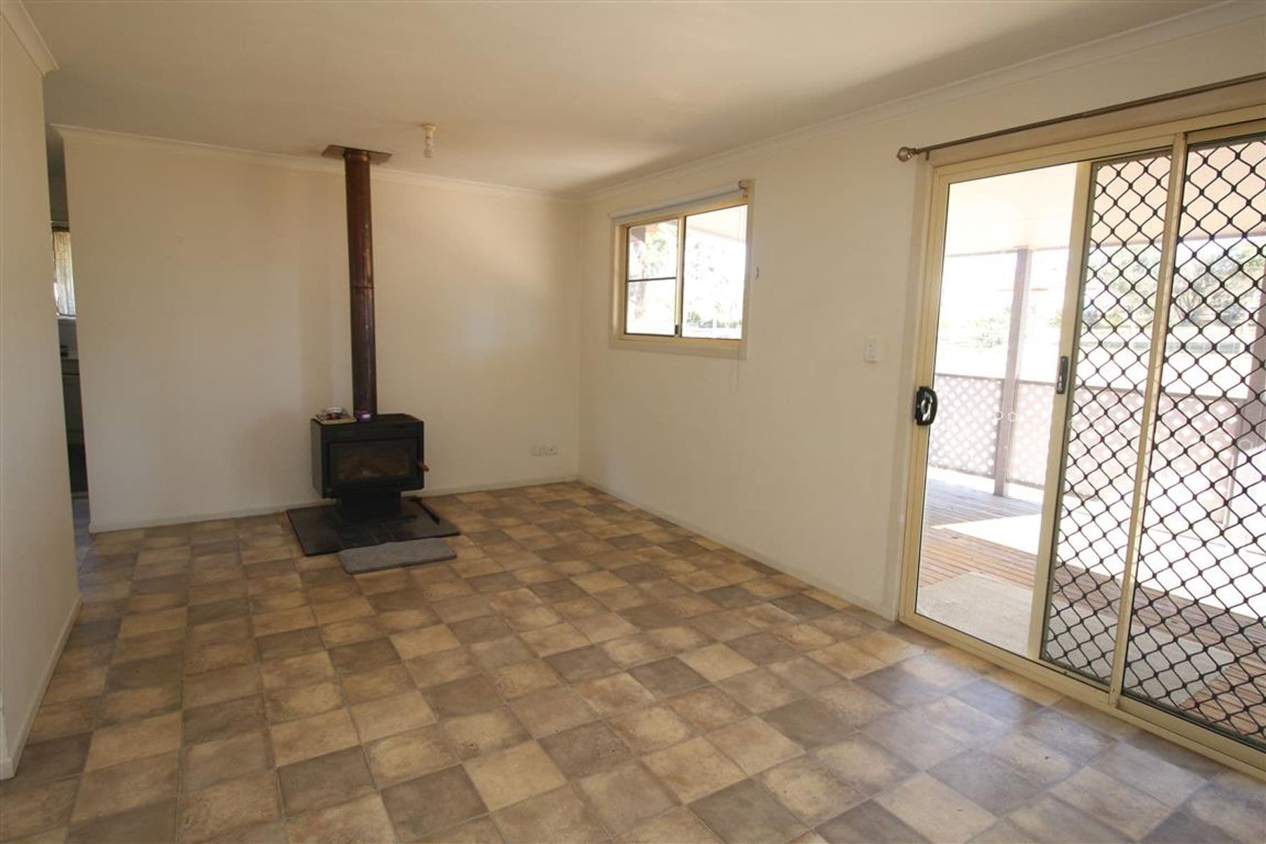 43 Ballandean Street, Jennings NSW 4383, Jennings - Thumbnail 2