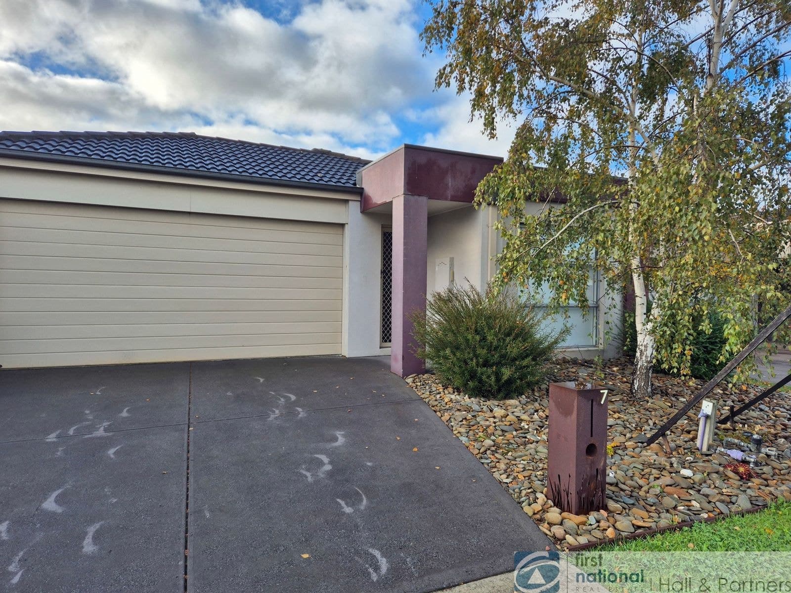 7 Bavaria Lane, Pakenham VIC 3810, Pakenham - Thumbnail 2