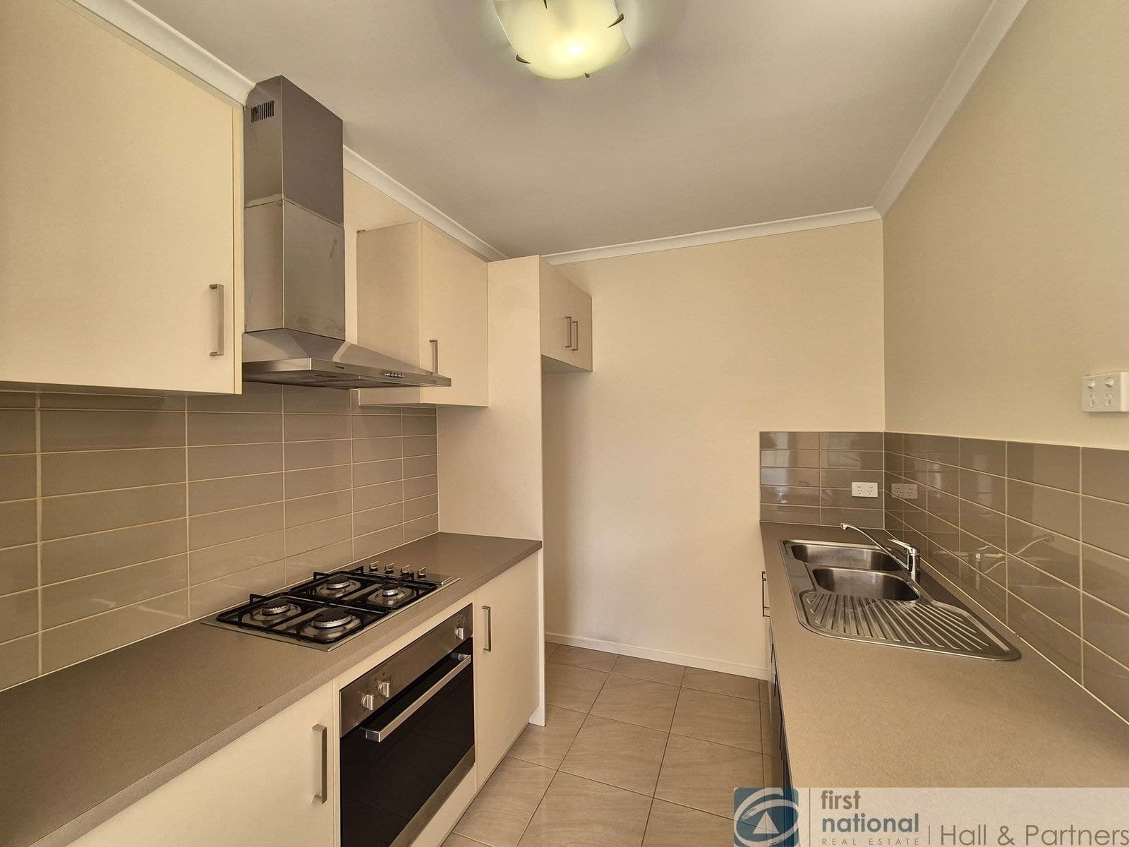7 Bavaria Lane, Pakenham VIC 3810, Pakenham - Thumbnail 3