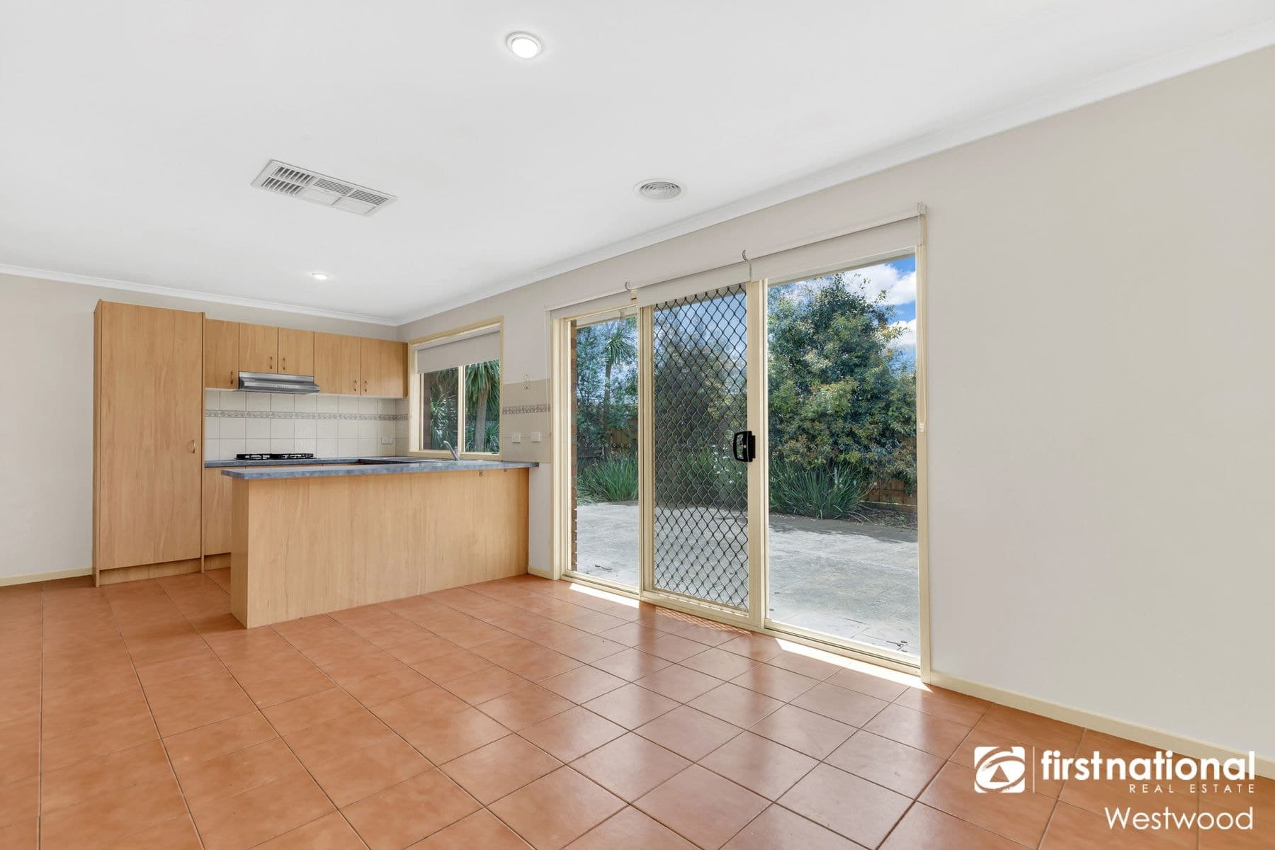 12 Toulouse Crescent, Hoppers Crossing VIC 3029, Hoppers Crossing - Thumbnail 2