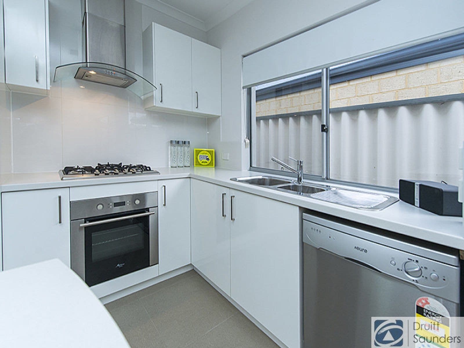 1/151 Keane Street, Cloverdale WA 6105, Cloverdale - Thumbnail 2