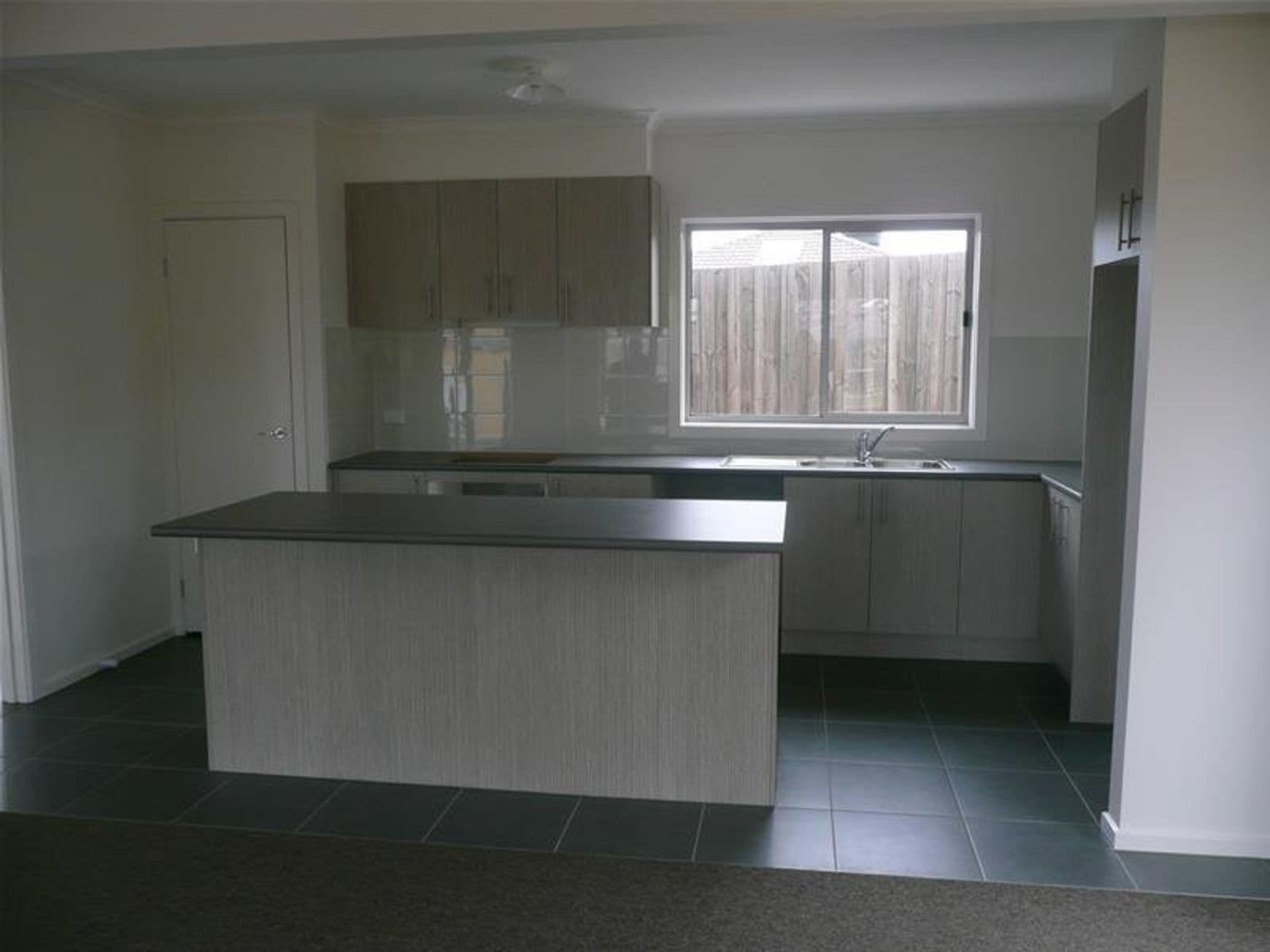 1/2 Lobelia Court, Bacchus Marsh VIC 3340, Bacchus Marsh - Thumbnail 3