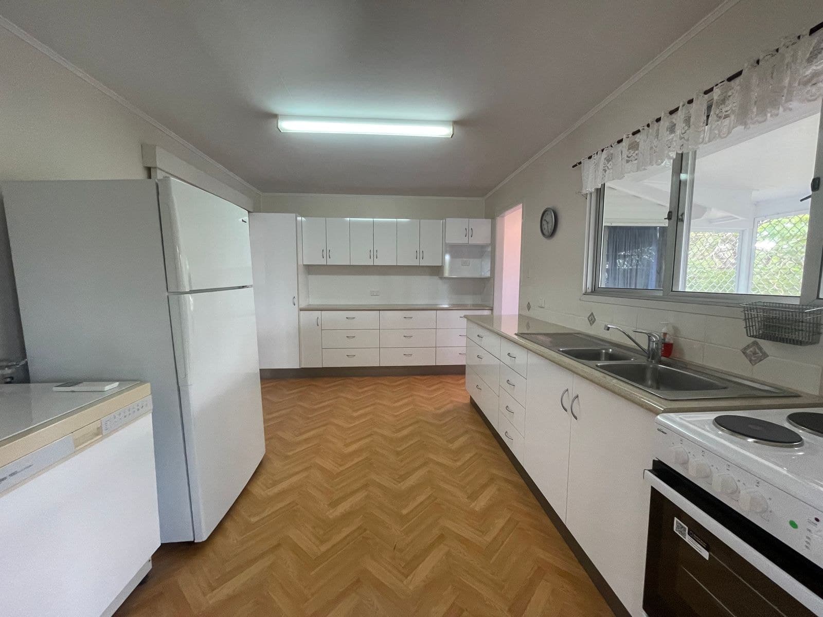 18 Weir Street, East Mackay QLD 4740, East Mackay - Thumbnail 2