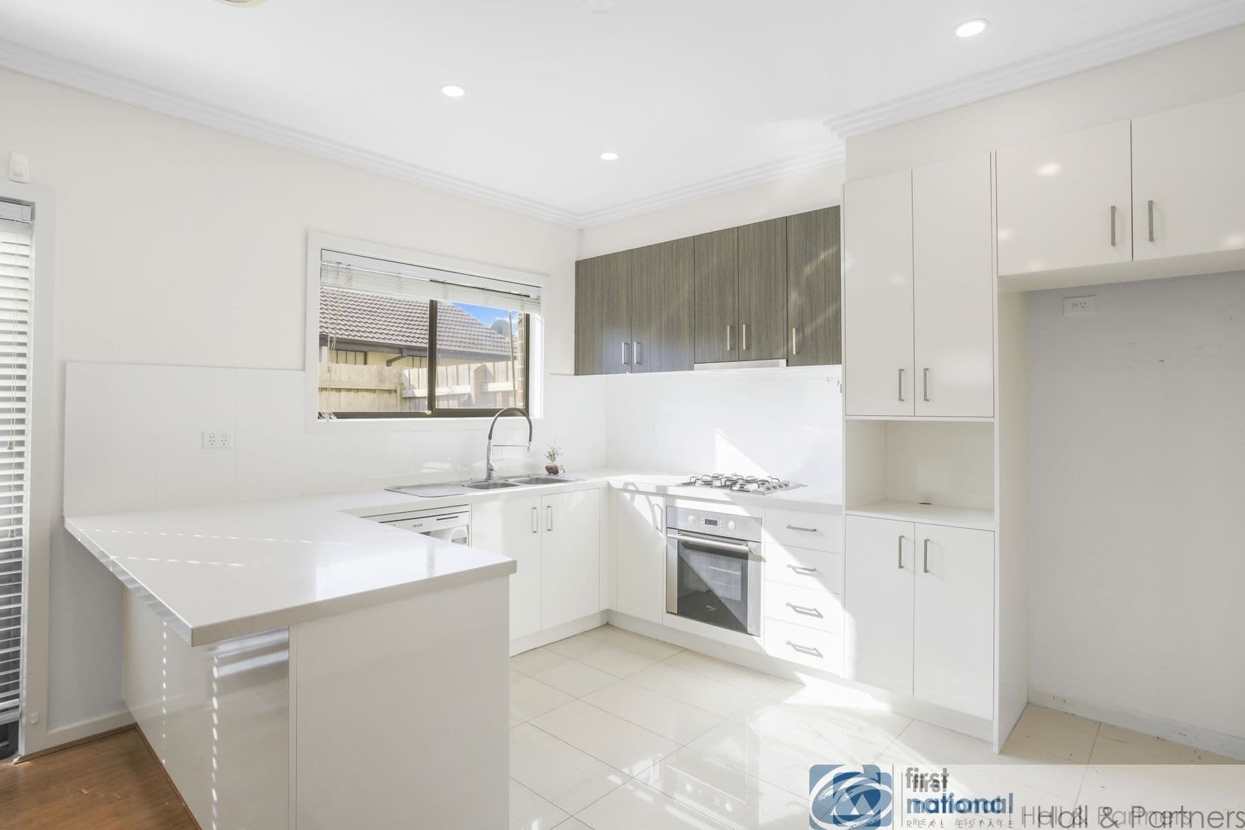 2/23 Hallam Road, Hampton Park VIC 3976, Hampton Park - Thumbnail 2