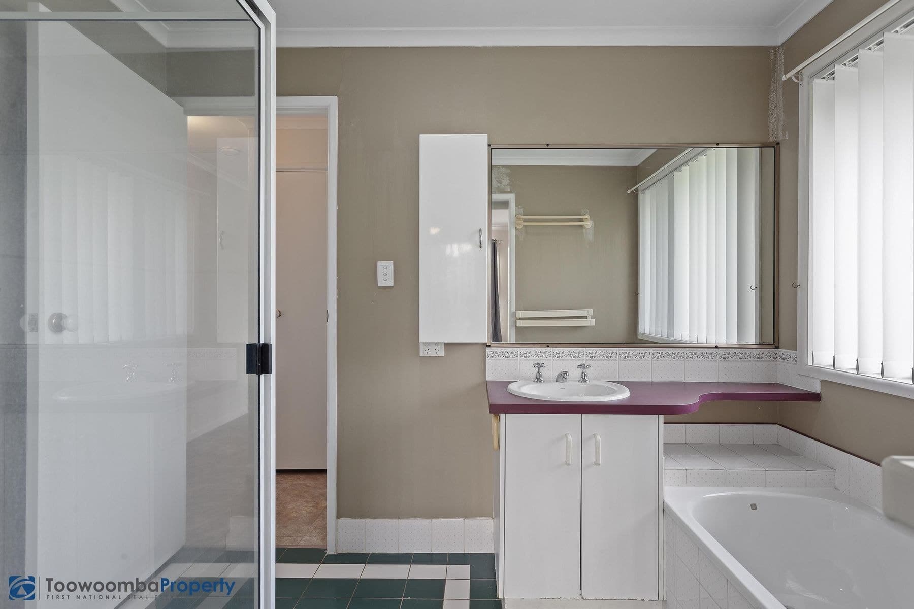 8 Saratoga Close, Wilsonton QLD 4350, Wilsonton - Thumbnail 5