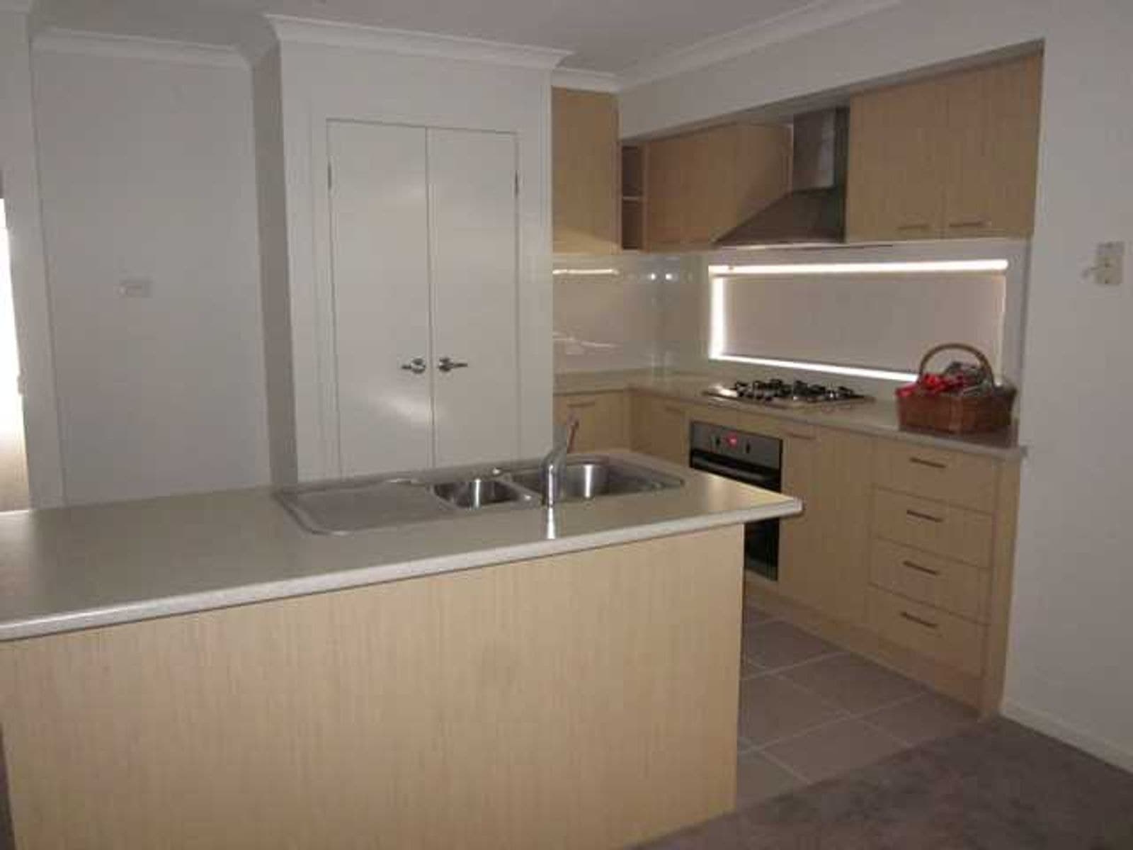 13 Lady Penrhyn Drive, Melton West VIC 3337, Melton West - Thumbnail 4
