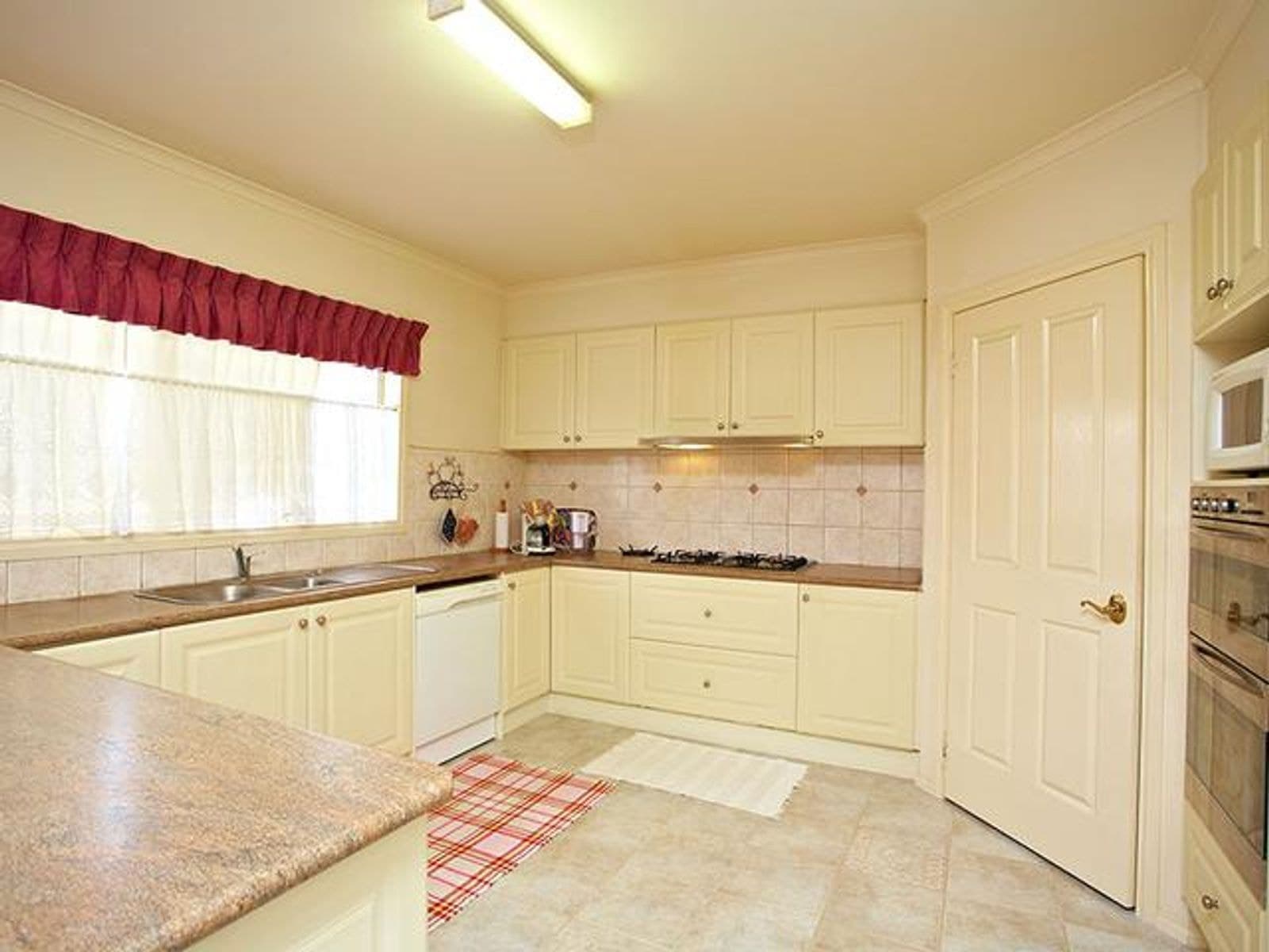 29 Kings Court, Wantirna South VIC 3152, Wantirna South - Thumbnail 4