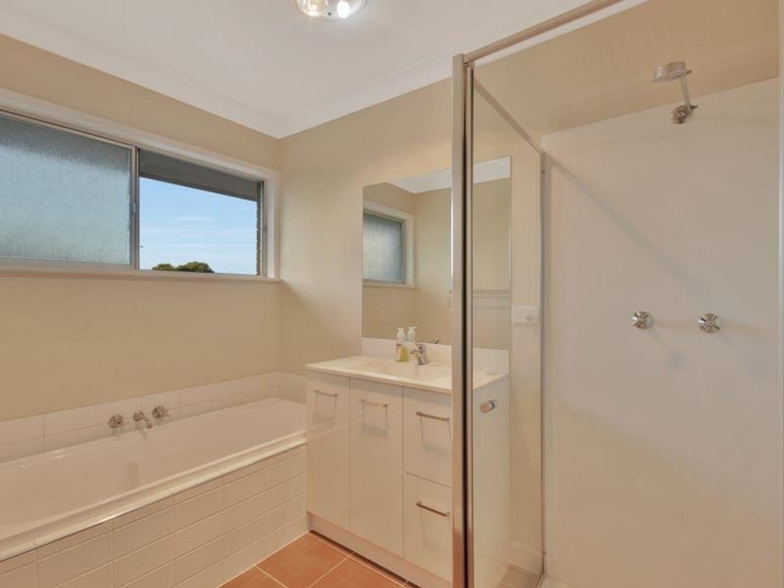 49 Knockator Crescent, Centenary Heights QLD 4350, Centenary Heights - Thumbnail 6
