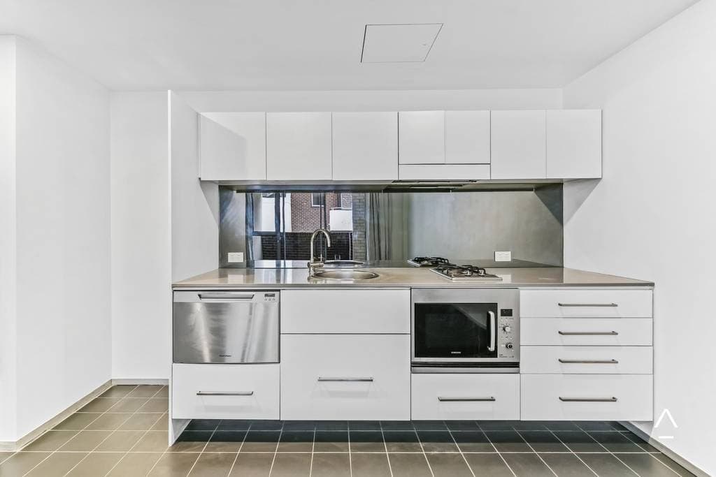 1/8 Sparkes Street, Camperdown - Thumbnail 2