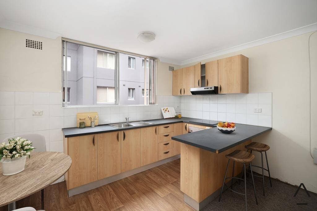 2/20 Nagle Street, Liverpool - Thumbnail 2