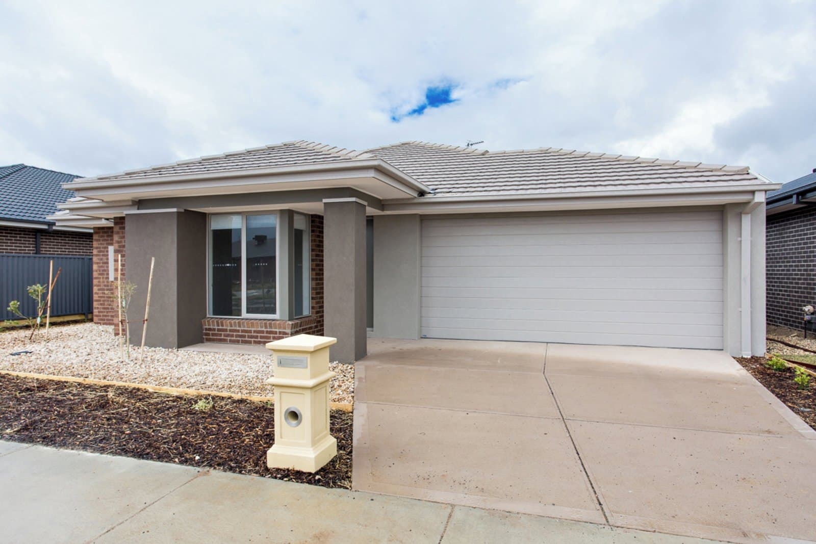 23 O'brien Drive,
                        
                    
                    
                        
                            Alfredton, Alfredton - Image 1