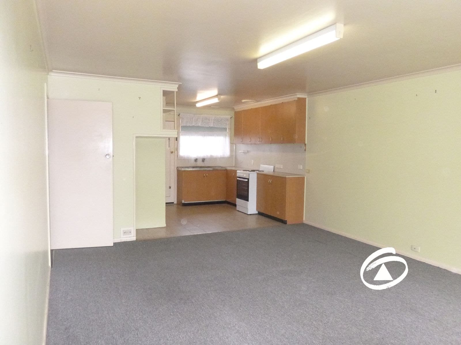 2/1 Charles Street, Pakenham VIC 3810, Pakenham - Thumbnail 2