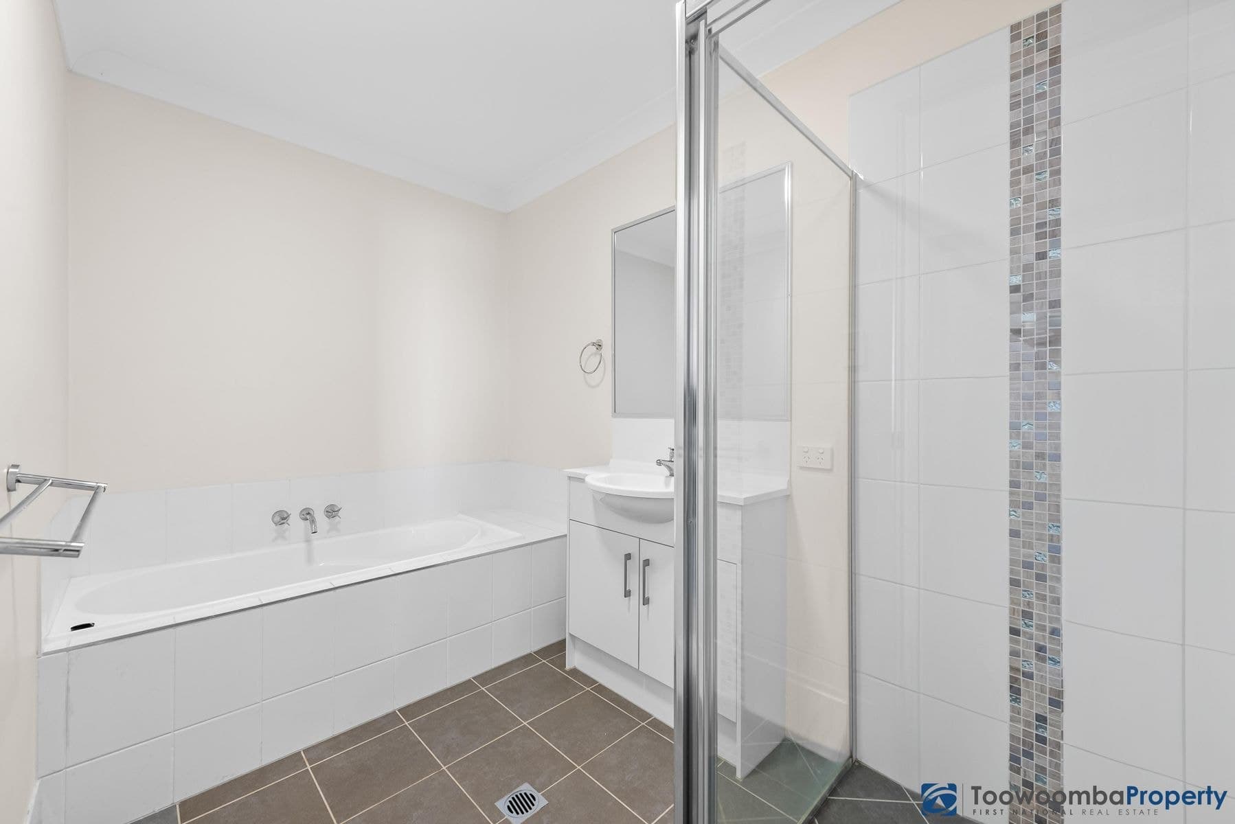 3B Cardamon Cresent, Glenvale, QLD 4350, Glenvale - Thumbnail 6
