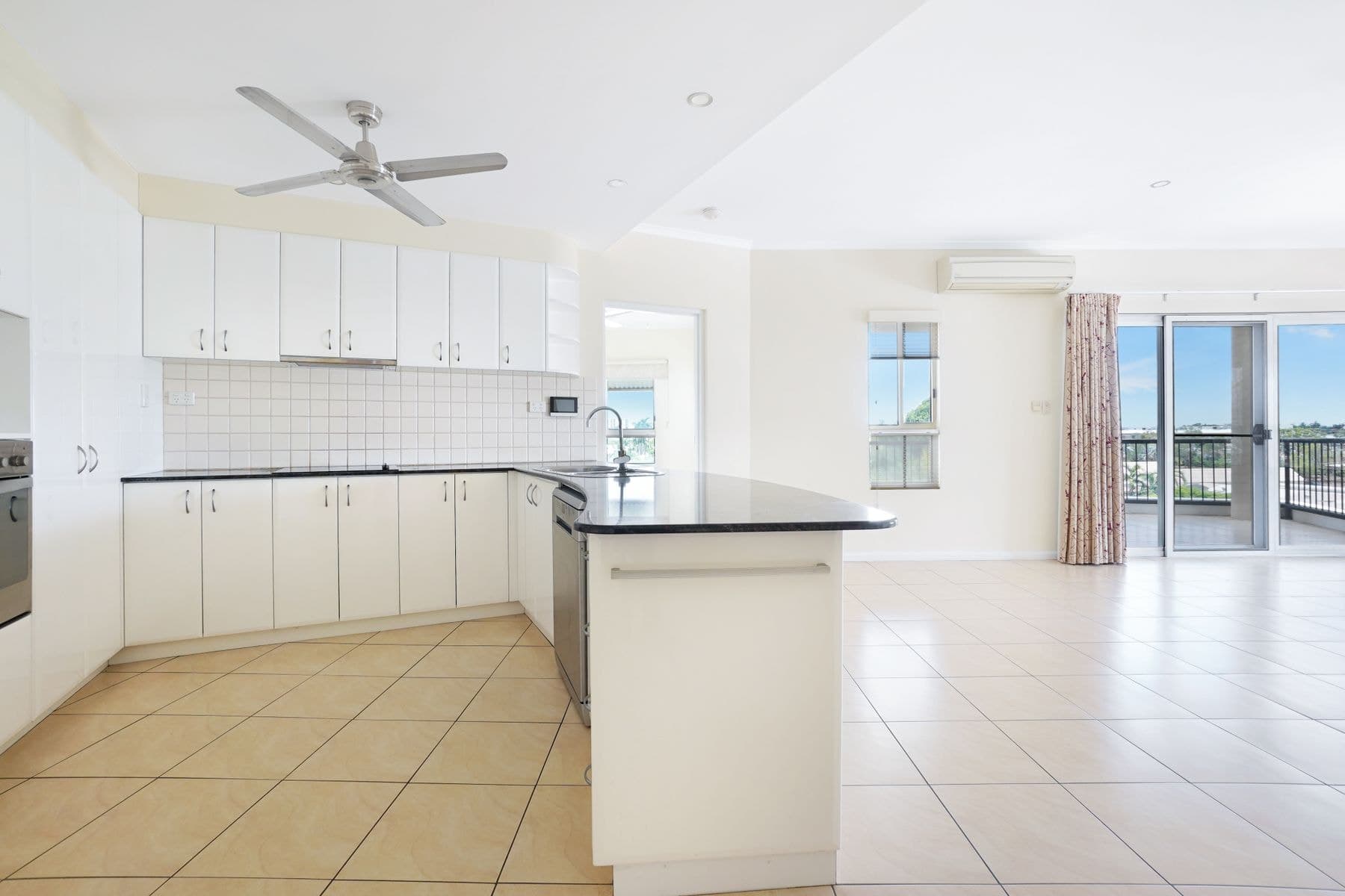 15/19 Finniss Street, Darwin City NT 0800, Darwin City - Thumbnail 2