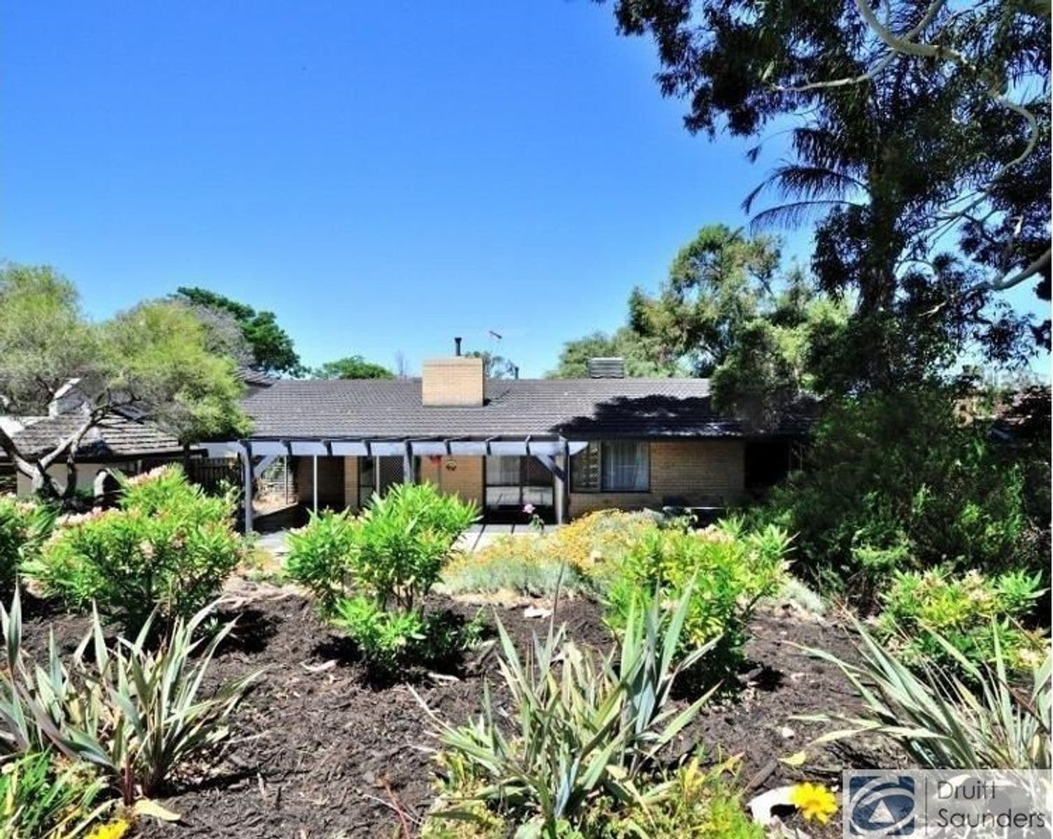20 Castle Street, Woodlands WA 6018, Woodlands - Thumbnail 2