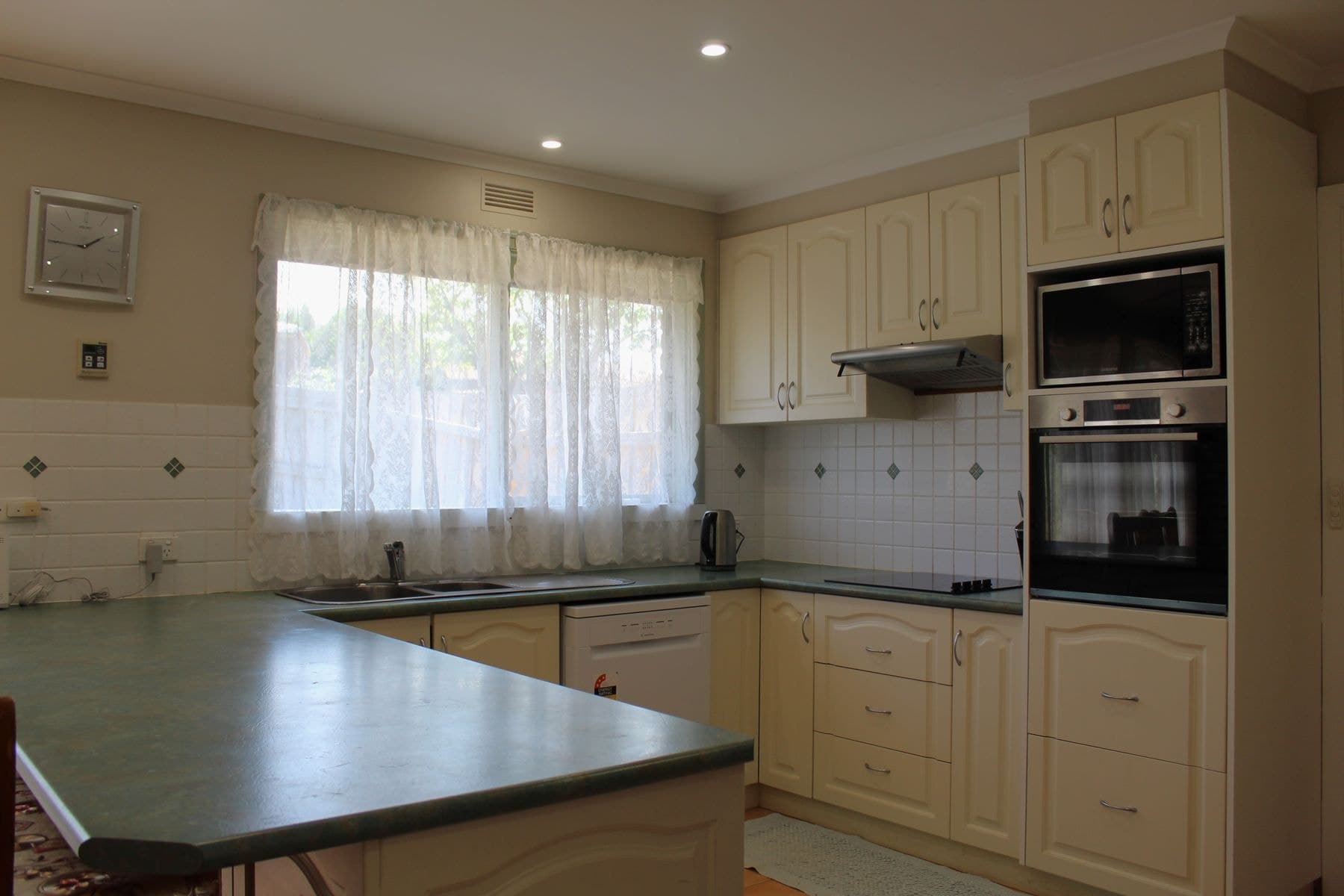207 Albert Road, Warragul VIC 3820, Warragul - Thumbnail 3