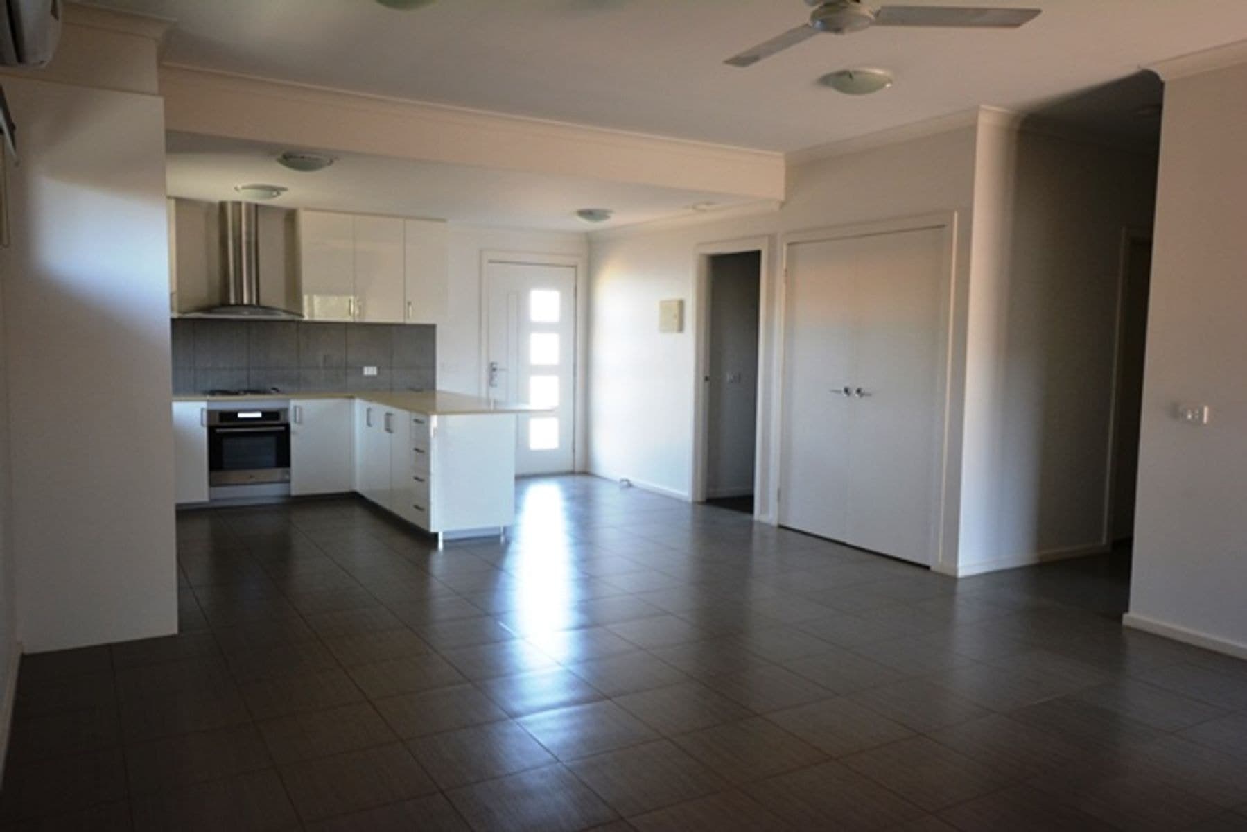 2/8 Beacon Close, South Hedland WA 6722, South Hedland - Thumbnail 4