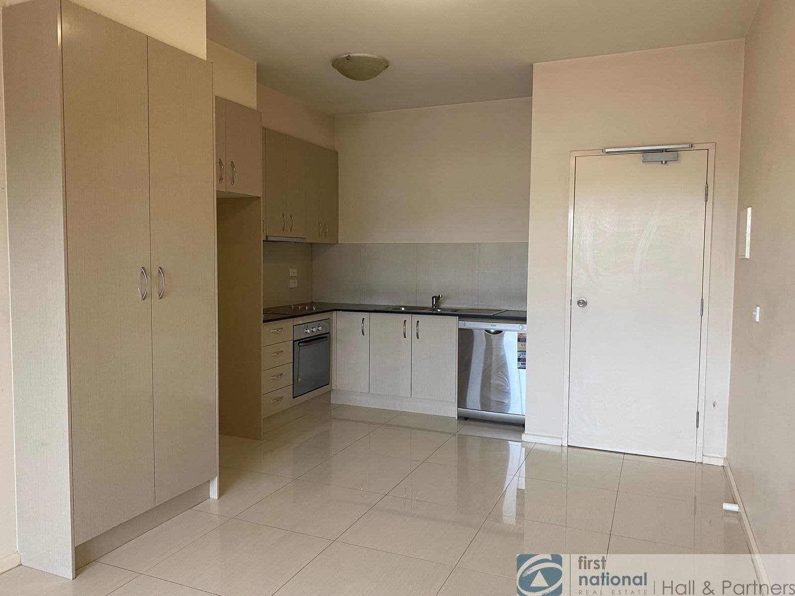 10/3 Market Street, Dandenong VIC 3175, Dandenong - Thumbnail 2