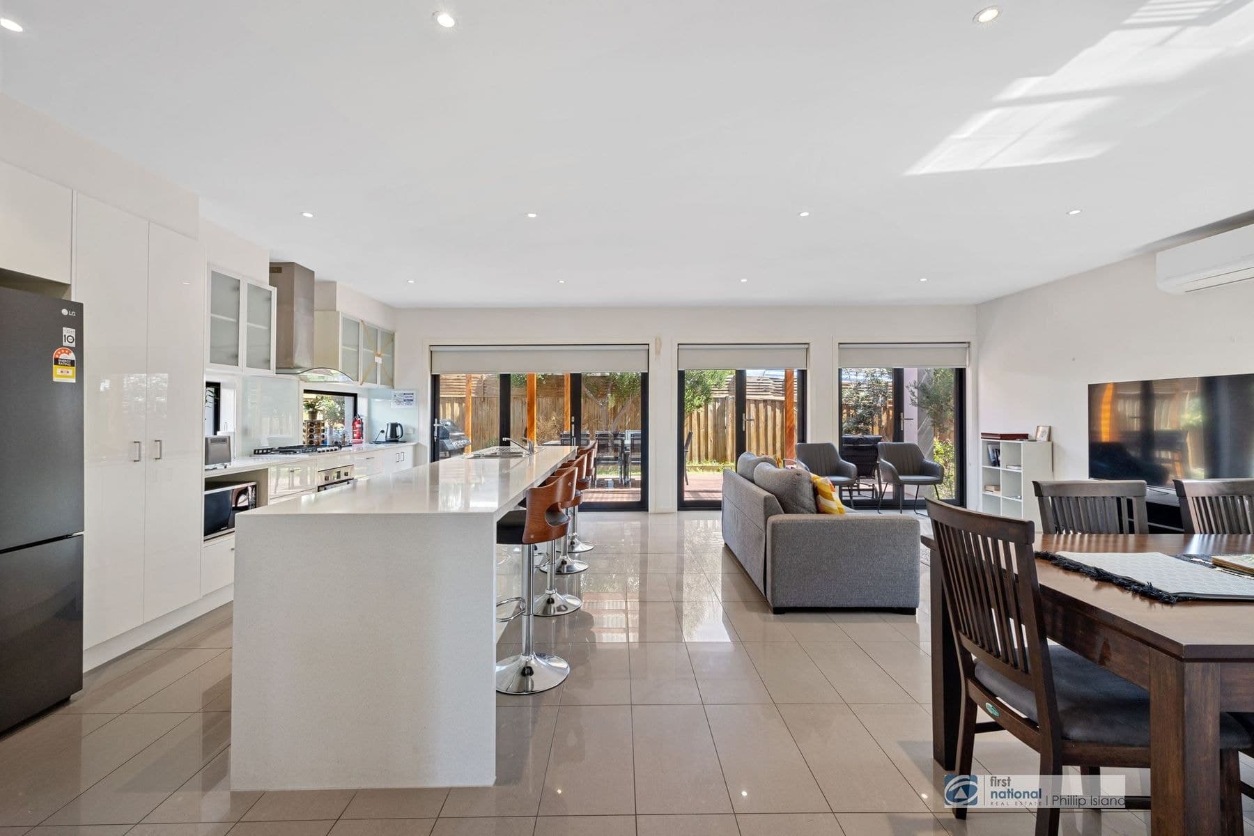 11 Pobblebonk Place, Cowes VIC 3922, Cowes - Thumbnail 4