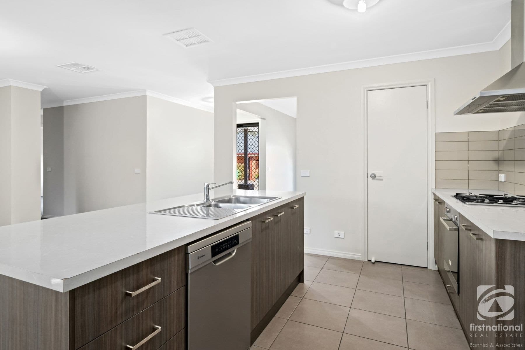 6 Colombera Circuit, Wodonga VIC 3690, Wodonga - Thumbnail 2