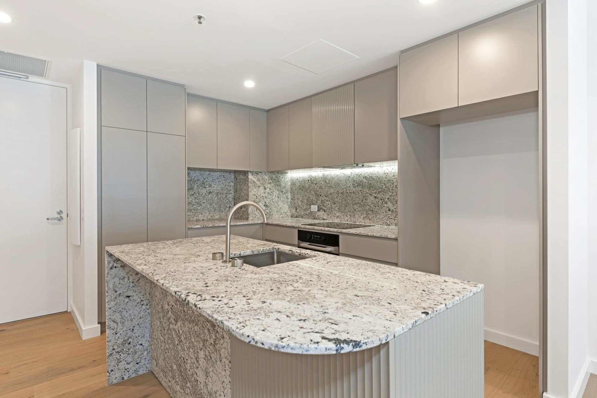 302/62 Constitution Avenue, Campbell, Campbell - Thumbnail 3