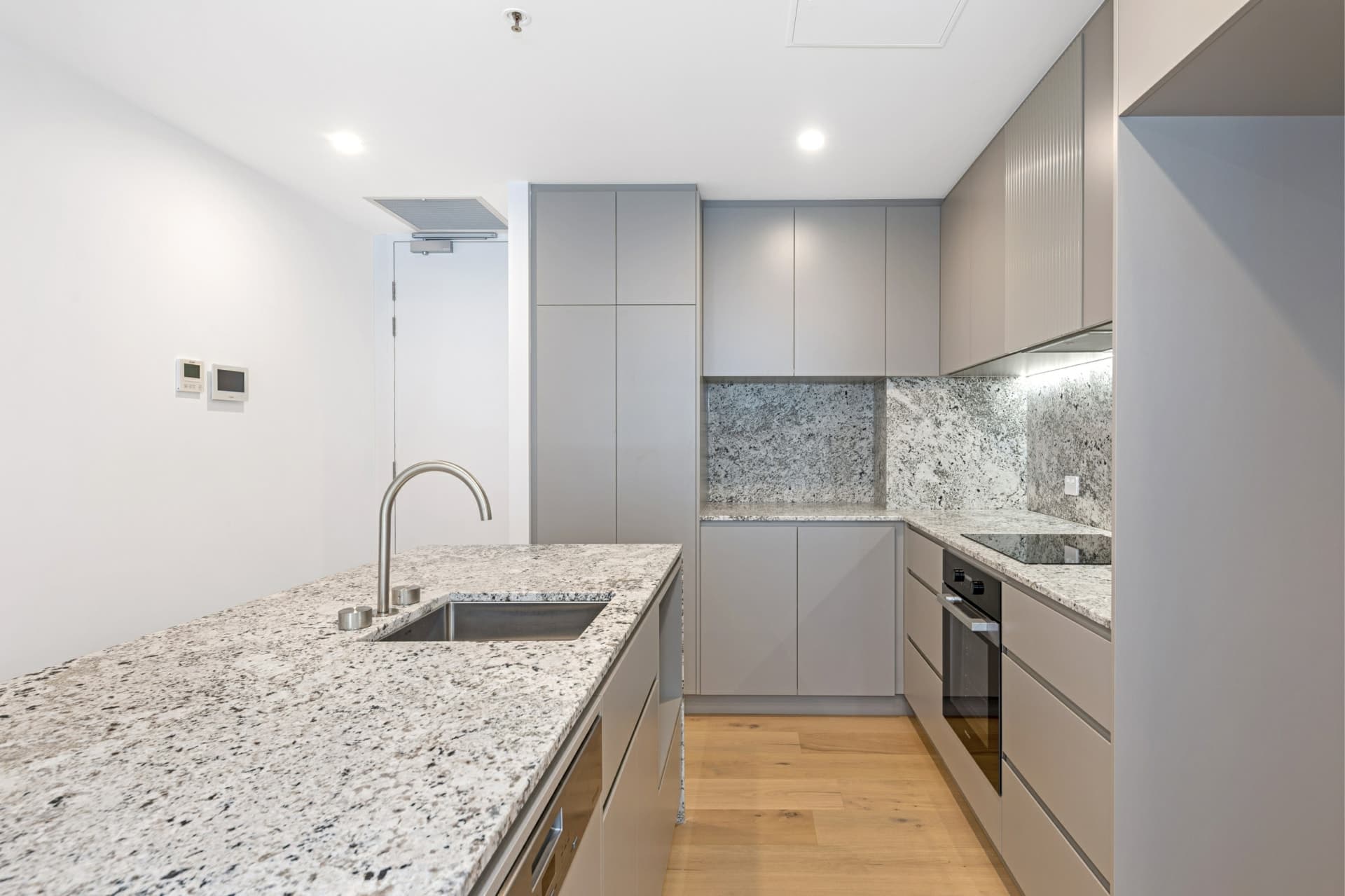 302/62 Constitution Avenue, Campbell, Campbell - Thumbnail 4