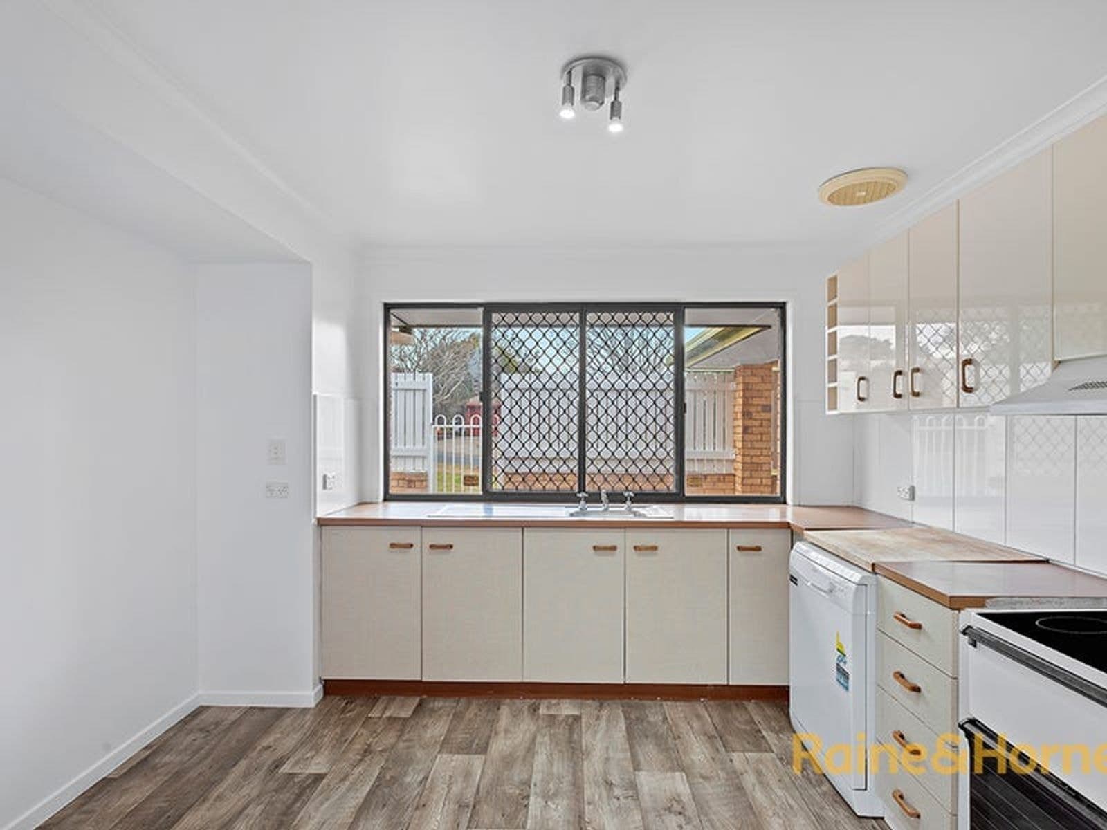 5 Port Street, Wilsonton Heights QLD 4350, Wilsonton Heights - Thumbnail 2