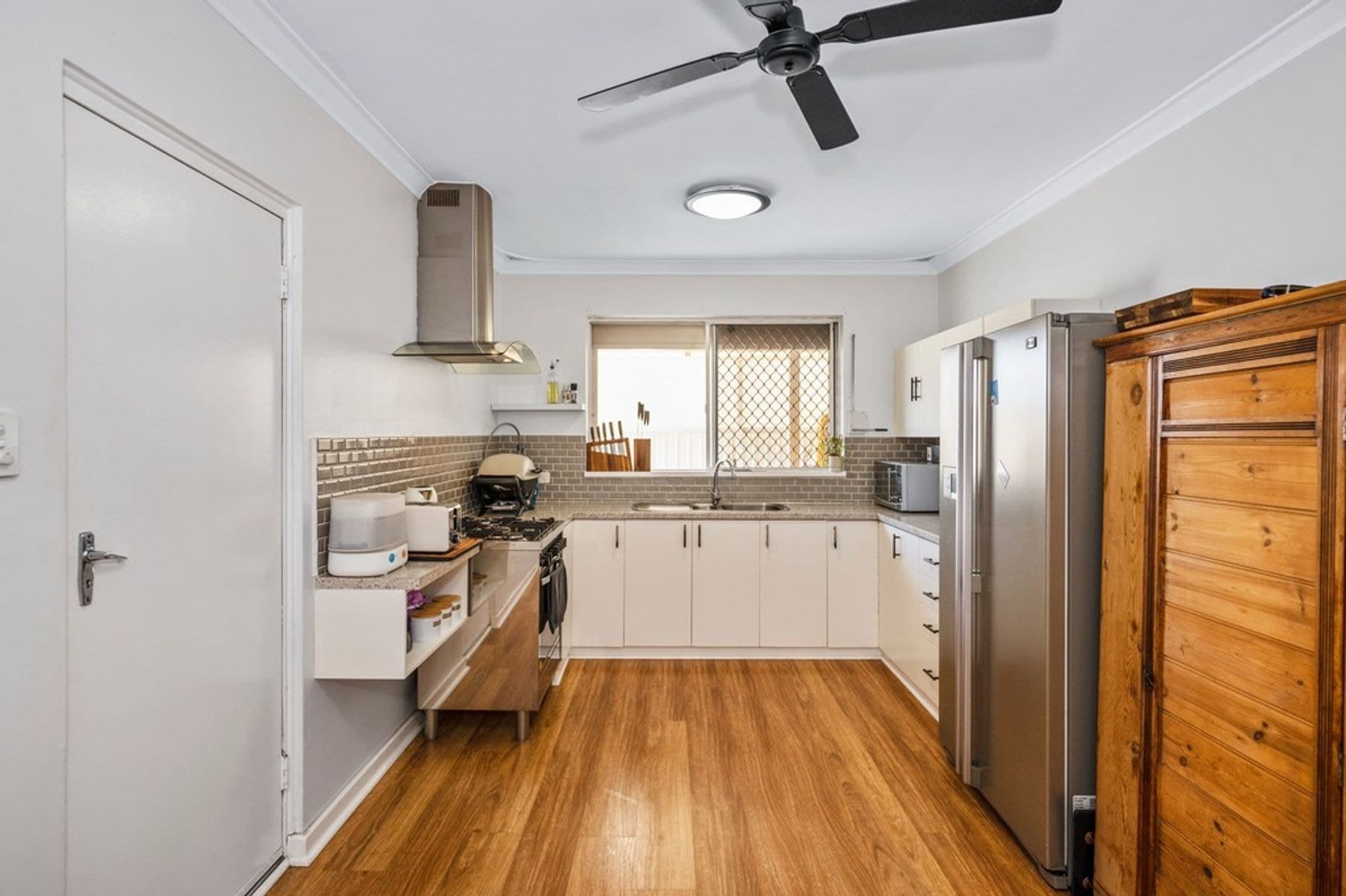 66 Congdon Avenue, Pinjarra WA 6208, Pinjarra - Thumbnail 3