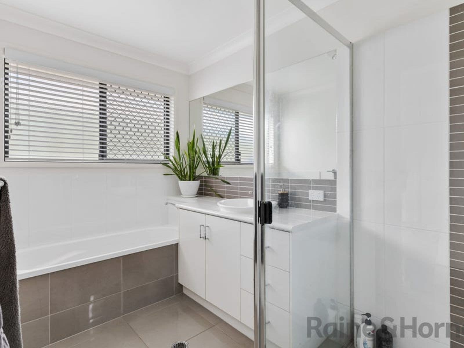 28 Pugh Street, Middle Ridge QLD 4350, Middle Ridge - Thumbnail 7