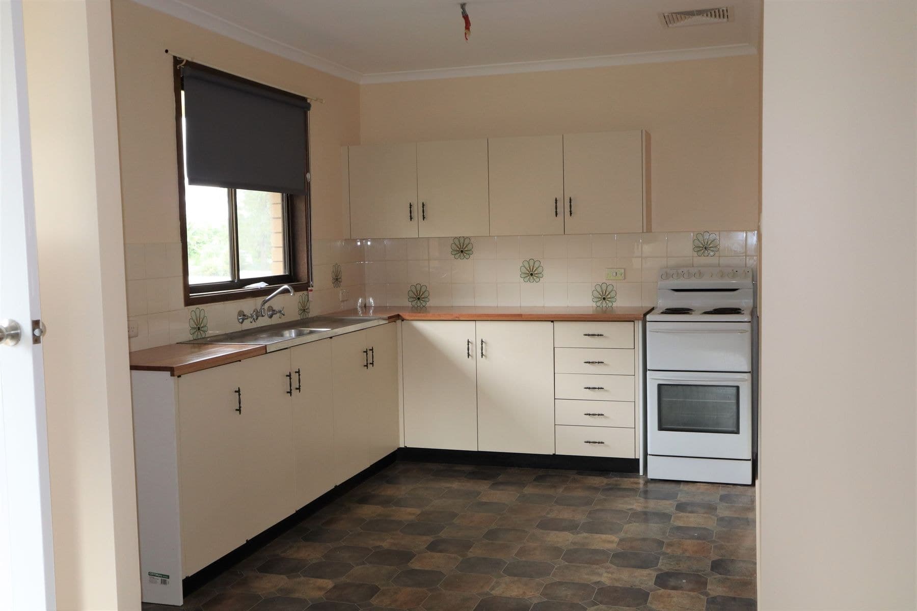 2/3 Gail Place, East Lismore NSW 2480, East Lismore - Thumbnail 2