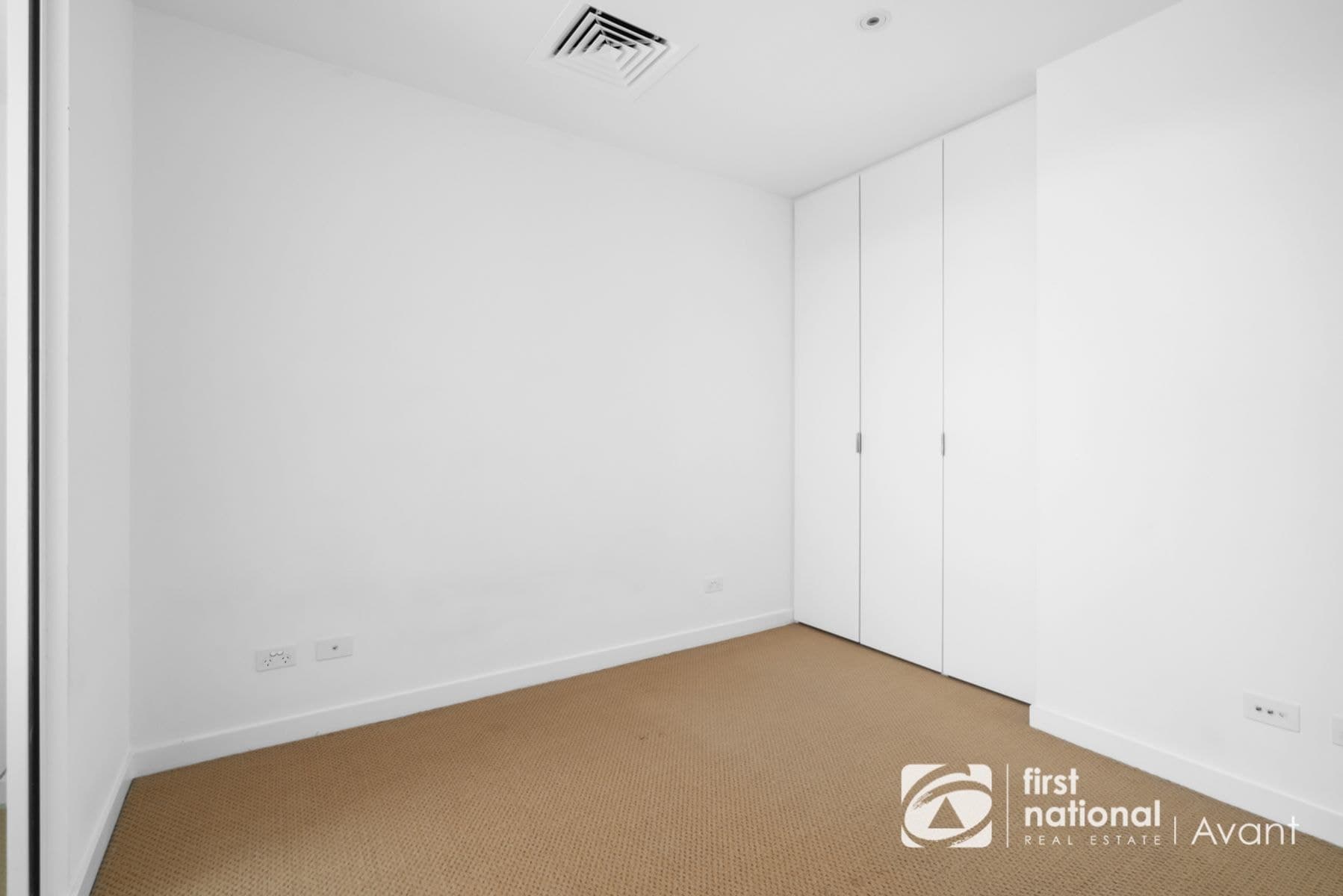 2705/551-555 Swanston Street, Carlton VIC 3053, Carlton - Thumbnail 4