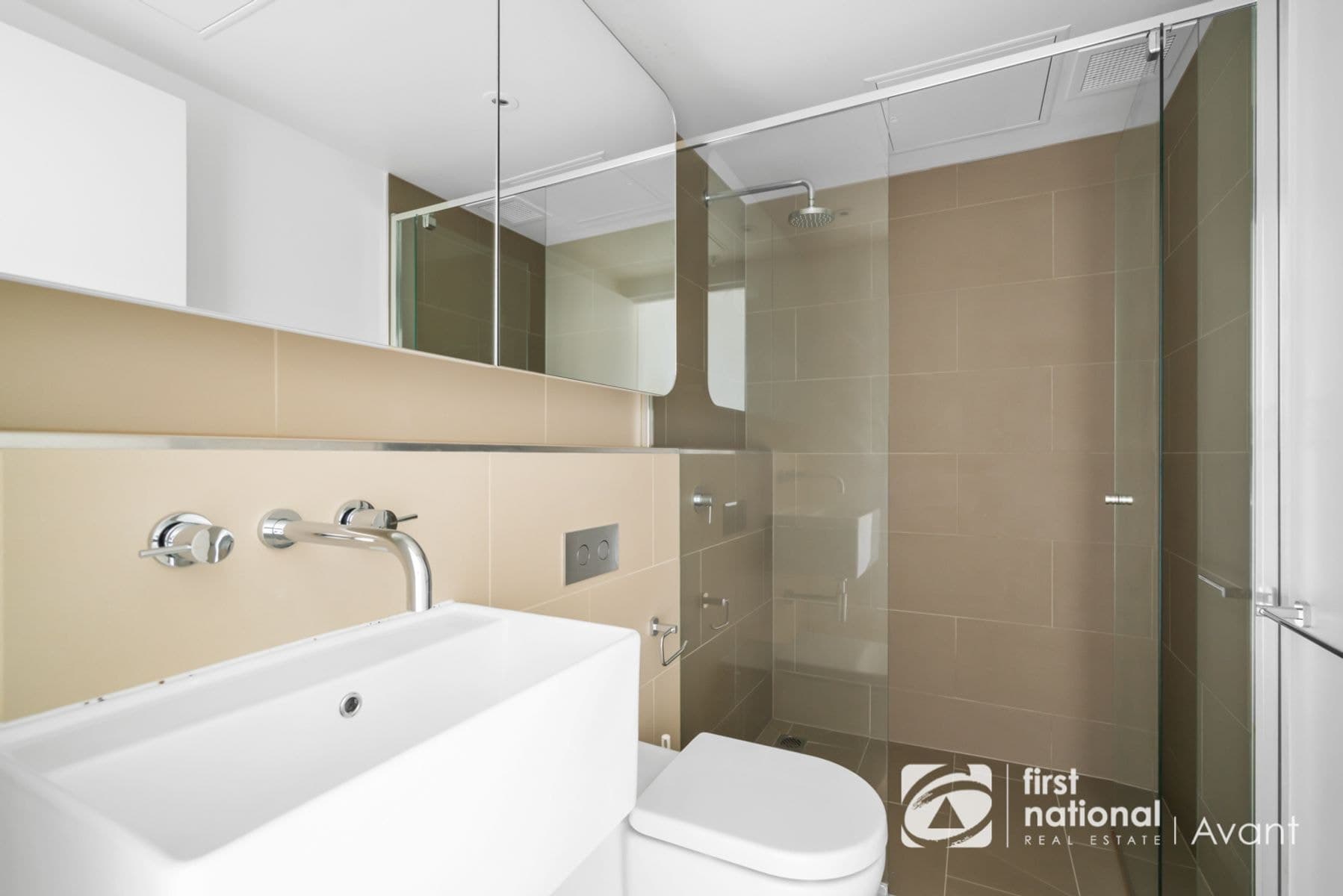 2705/551-555 Swanston Street, Carlton VIC 3053, Carlton - Thumbnail 5