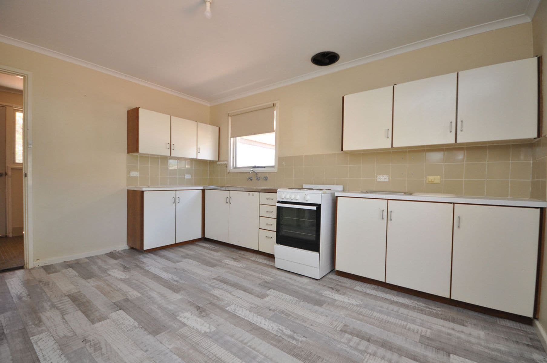1 Butler Crescent, Port Augusta West SA 5700, Port Augusta West - Thumbnail 8