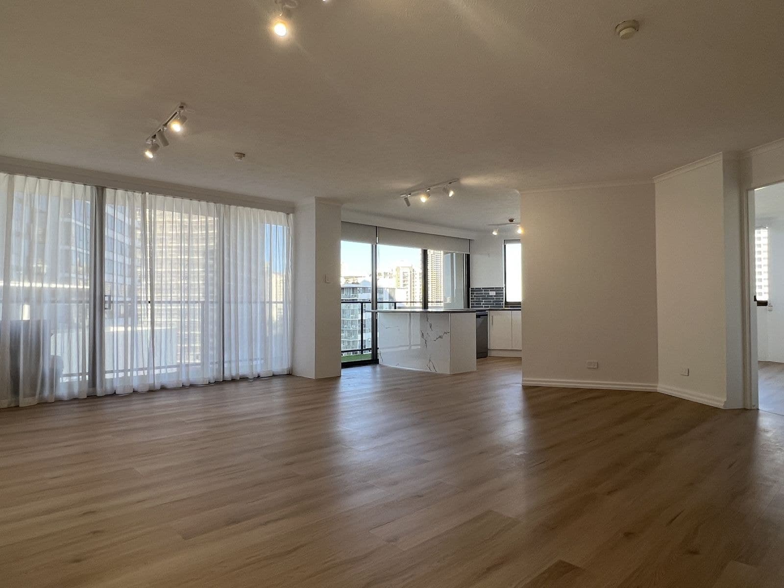 27/37 Monaco Street, Surfers Paradise QLD 4217, Surfers Paradise - Thumbnail 2