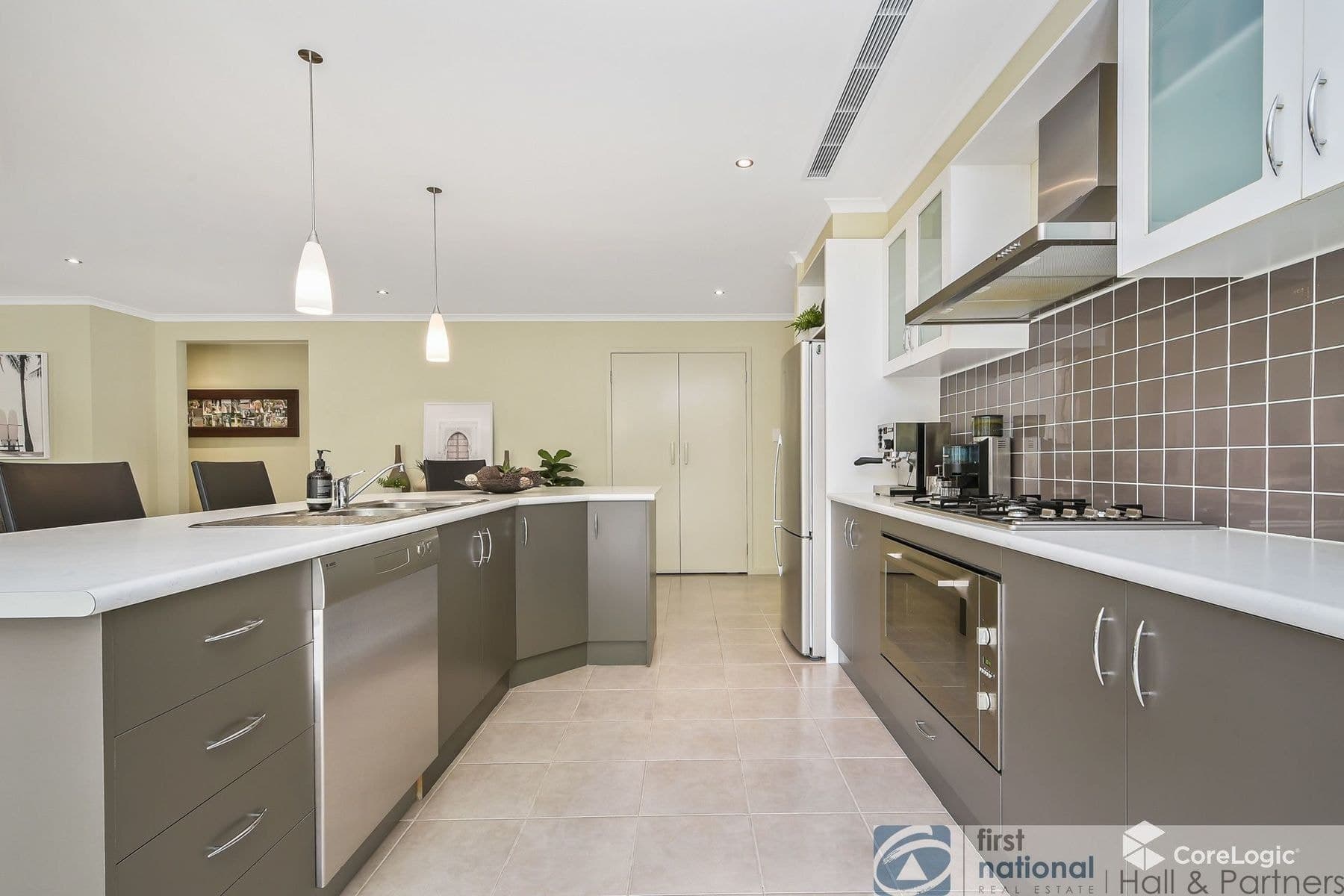 96 Skyline Way, Berwick VIC 3806, Berwick - Thumbnail 3