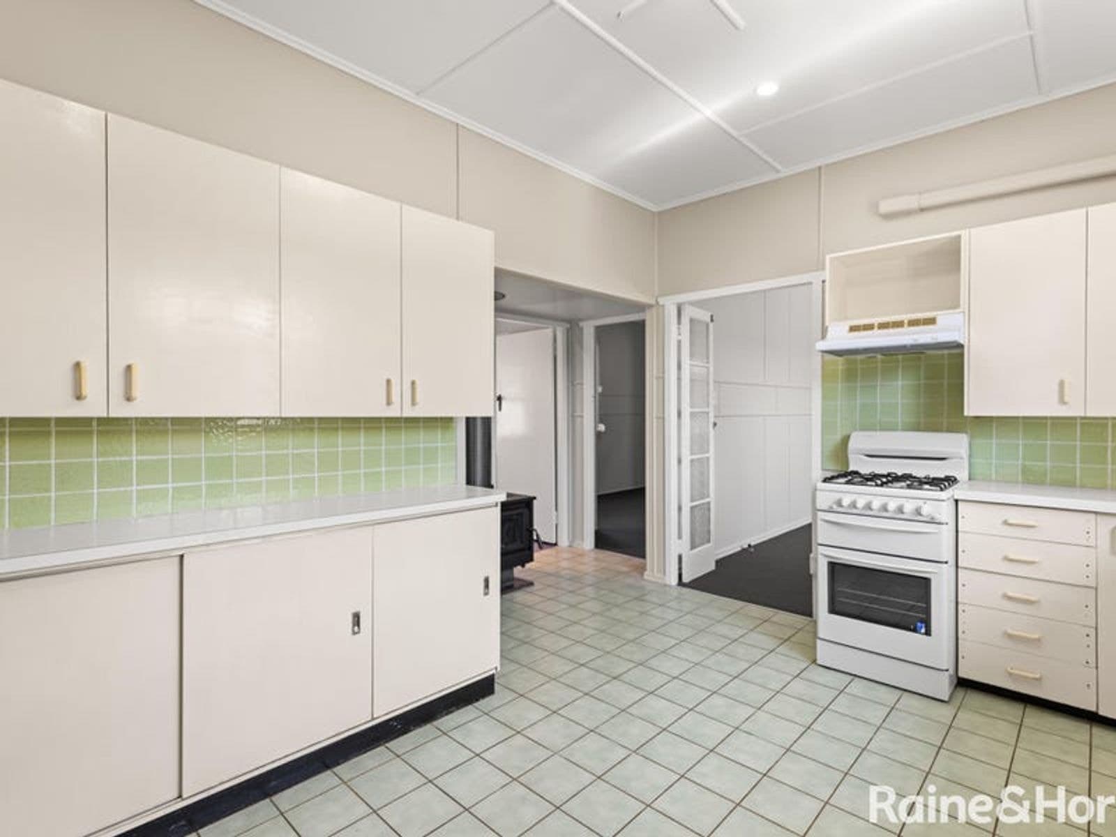 12 Mcwaters Street, North Toowoomba QLD 4350, North Toowoomba - Thumbnail 4