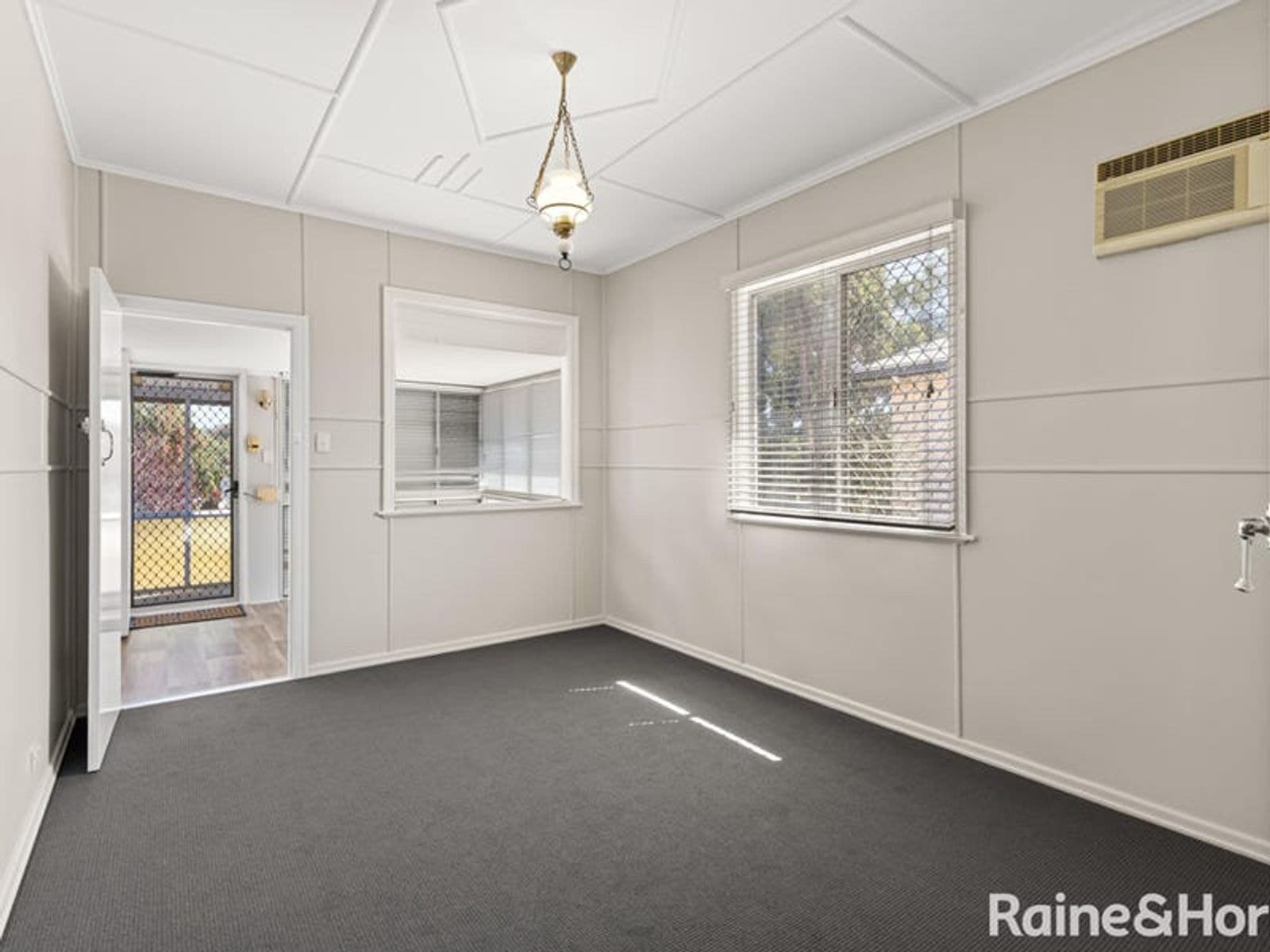 12 Mcwaters Street, North Toowoomba QLD 4350, North Toowoomba - Thumbnail 5