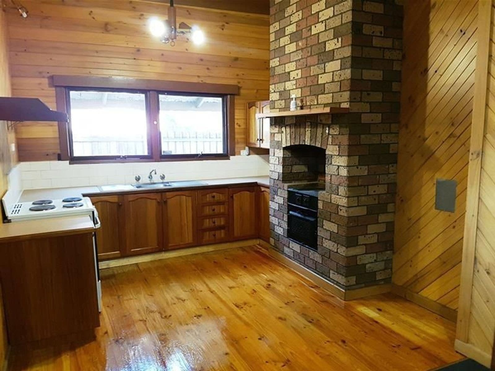 2 Greaves Street South, Werribee VIC 3030, Werribee - Thumbnail 2
