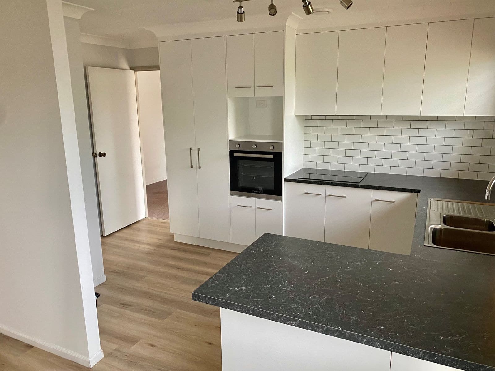 2/7 Hunter Street, West Mackay QLD 4740, West Mackay - Thumbnail 3