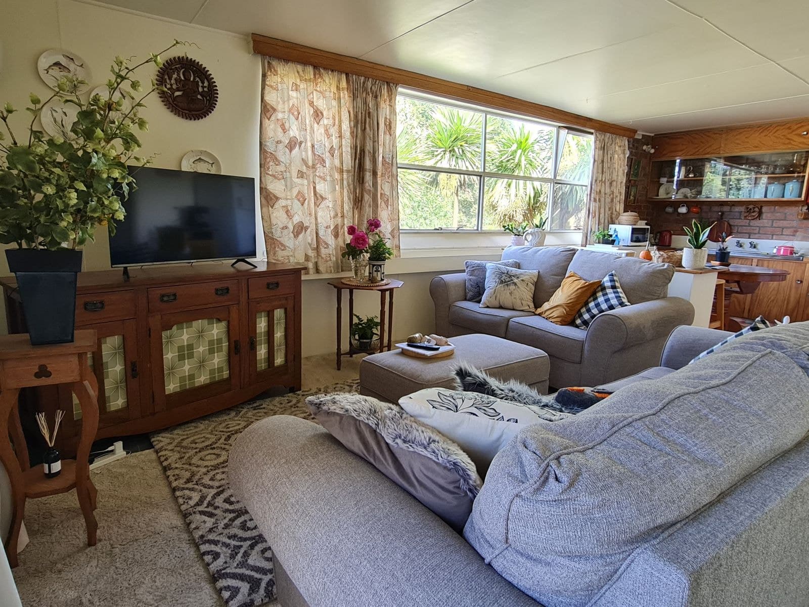 Flat 14A Emu Bay Rd, Deloraine TAS 7304, Deloraine - Thumbnail 2