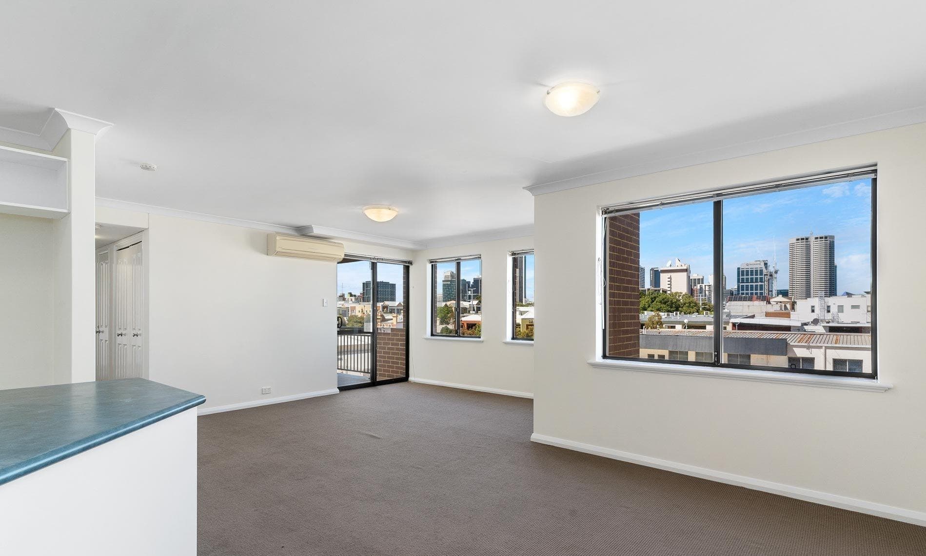 30 / 10 Pendal Ln, PERTH WA 6000, Perth - Thumbnail 2