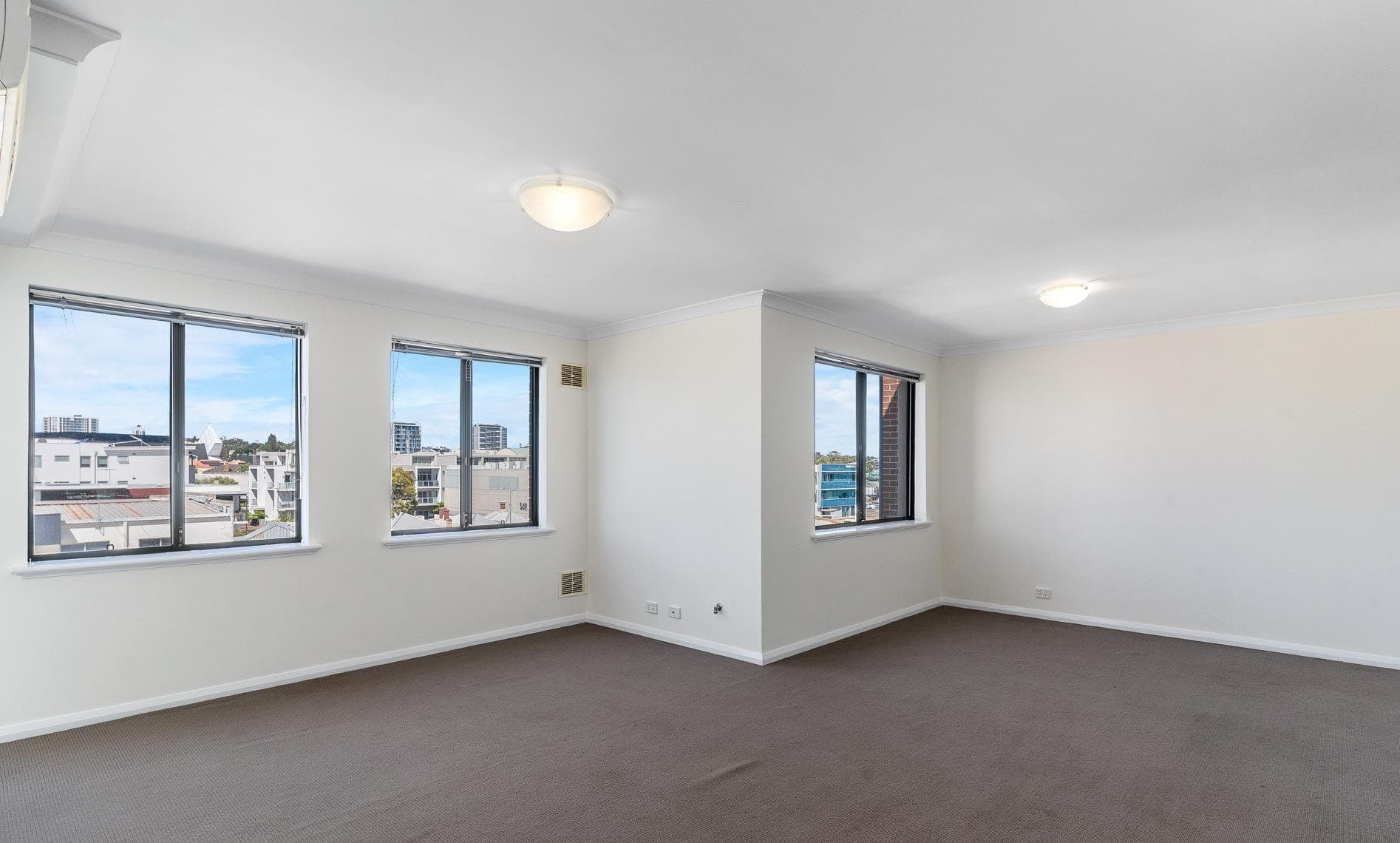 30 / 10 Pendal Ln, PERTH WA 6000, Perth - Thumbnail 3