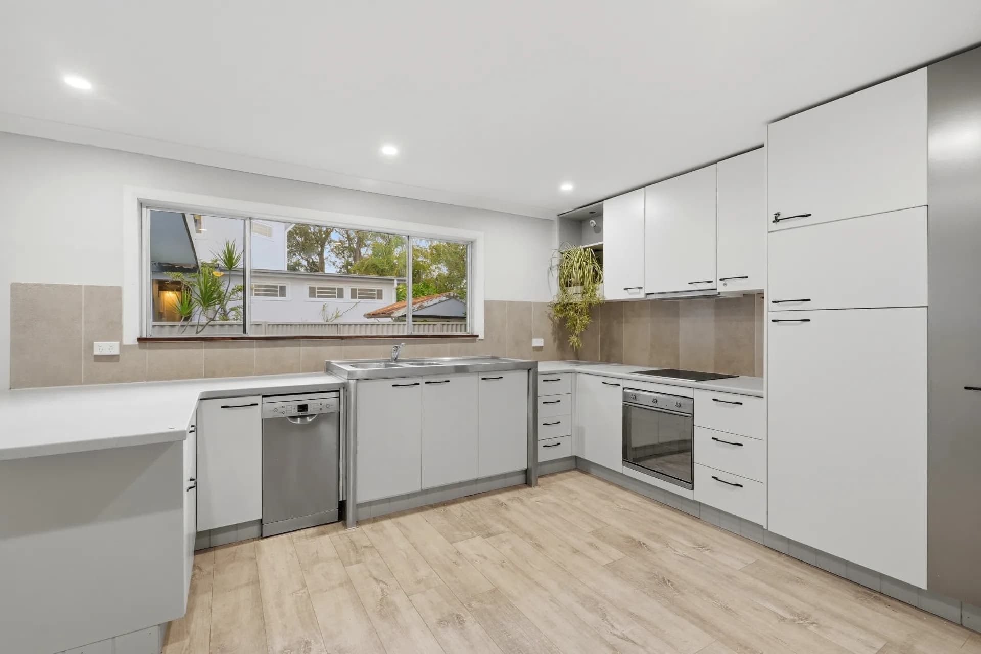 16a Germaine  Avenue, Bateau Bay, NSW, Bateau Bay - Thumbnail 4