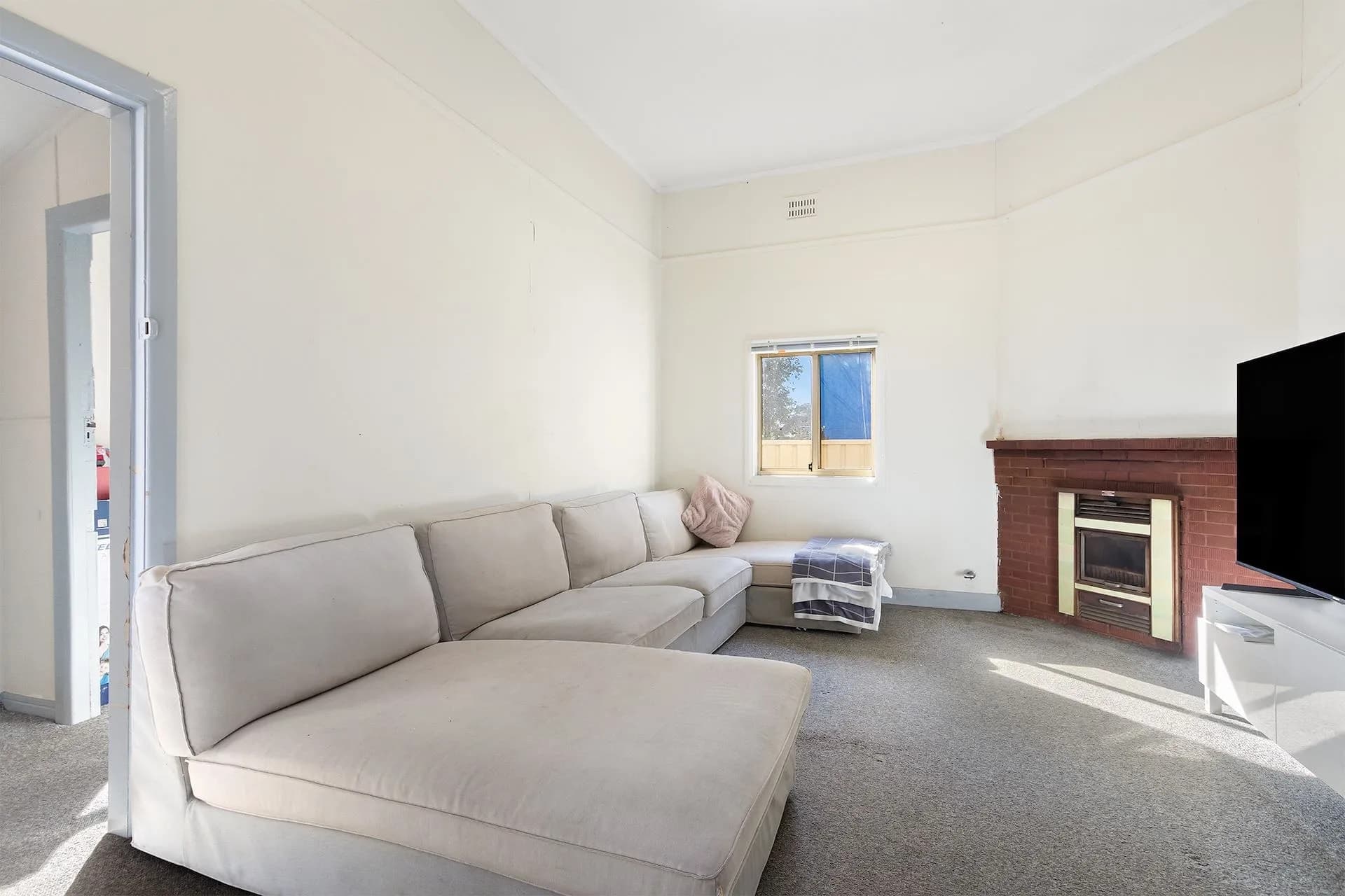 6 Macquarie Street, Swansea, NSW, Swansea - Thumbnail 2