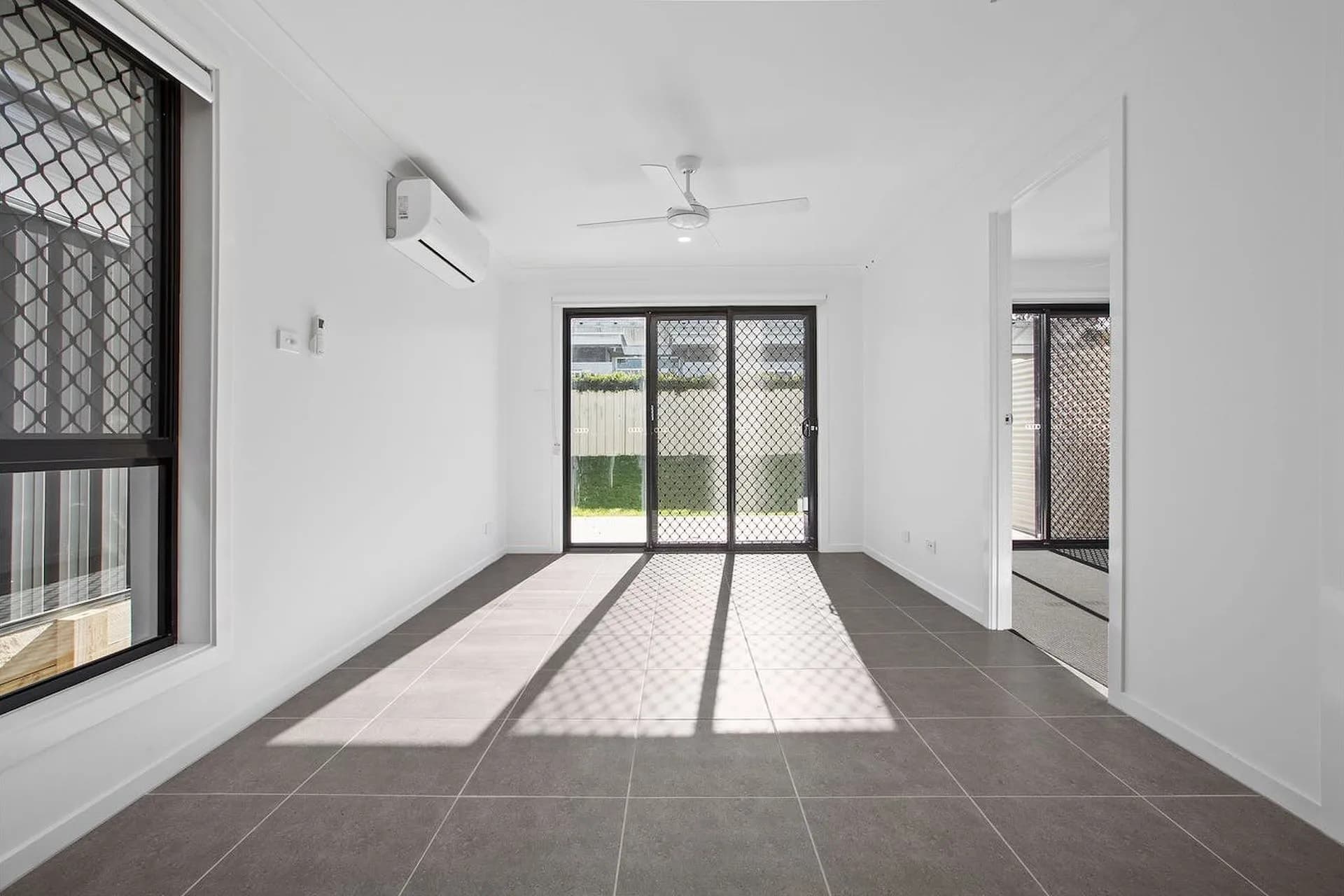 15 Santa Fe  Close, Cameron Park, NSW, Cameron Park - Thumbnail 3