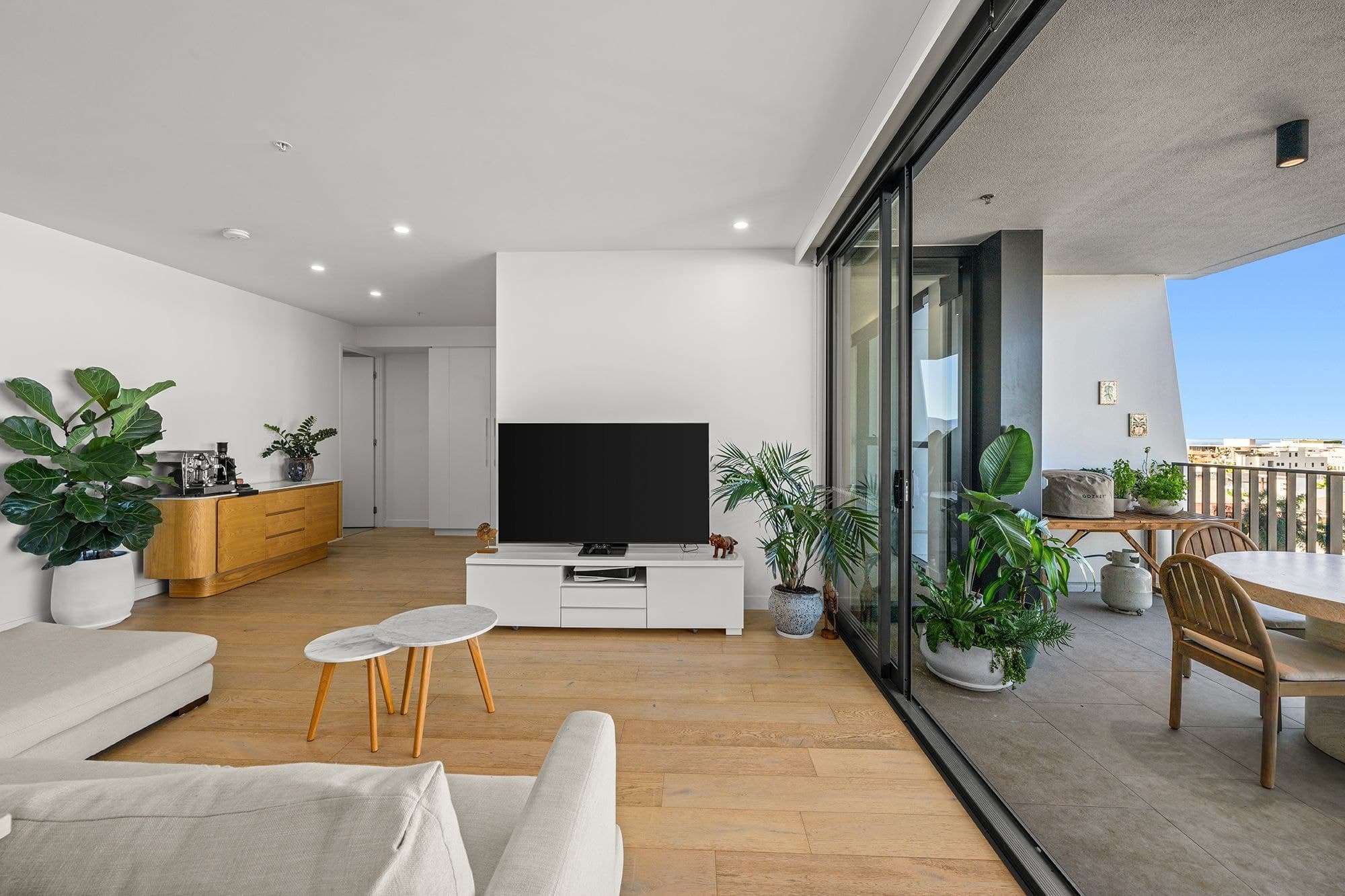 505/43 Peerless Avenue, Mermaid Beach QLD 4218, Mermaid Beach - Image 1