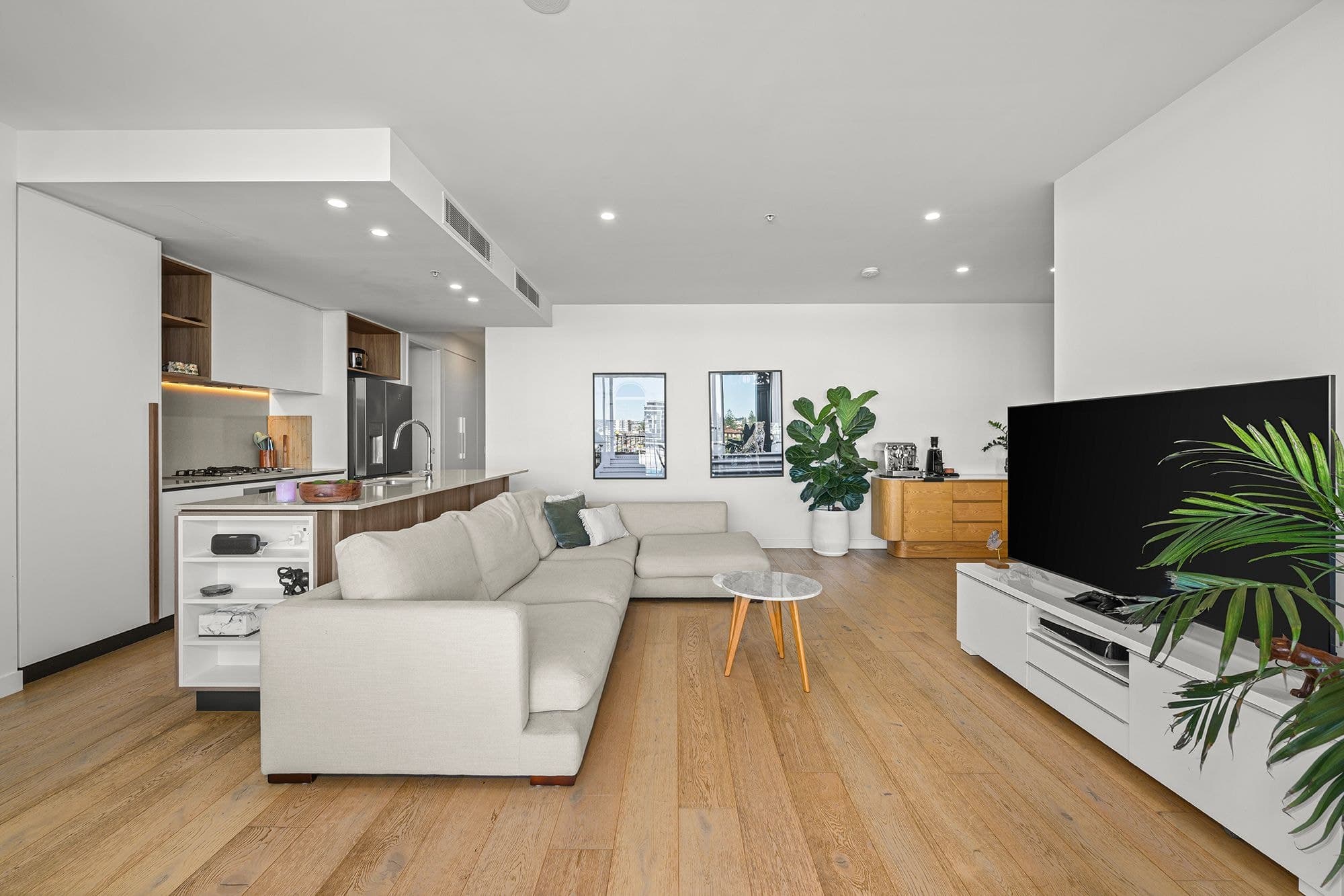 505/43 Peerless Avenue, Mermaid Beach QLD 4218, Mermaid Beach - Thumbnail 2