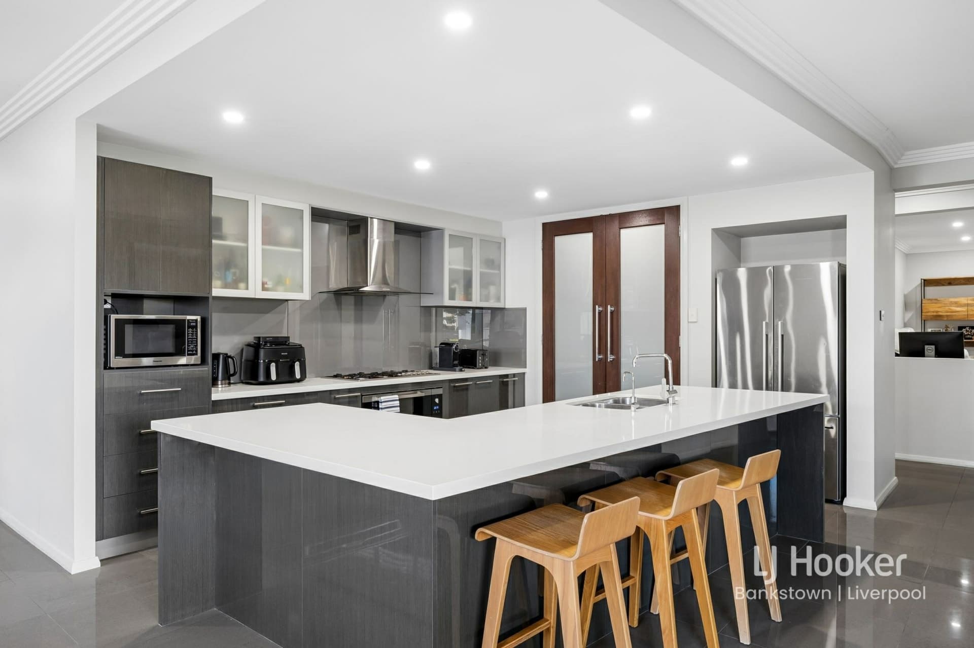 25 Hoy Street, Moorebank, Moorebank - Thumbnail 2