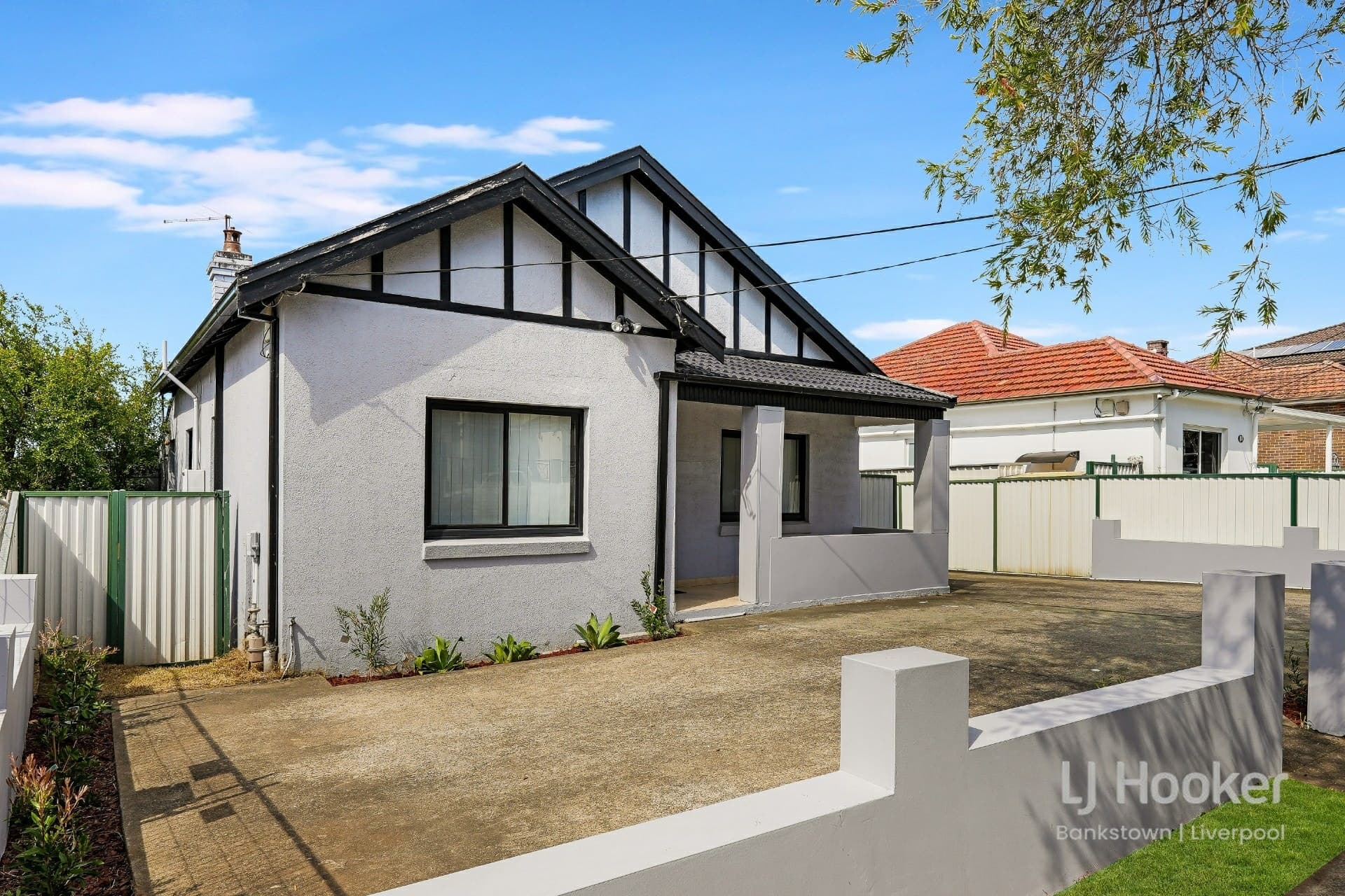83 Acacia Avenue, Punchbowl, Punchbowl - Image 1